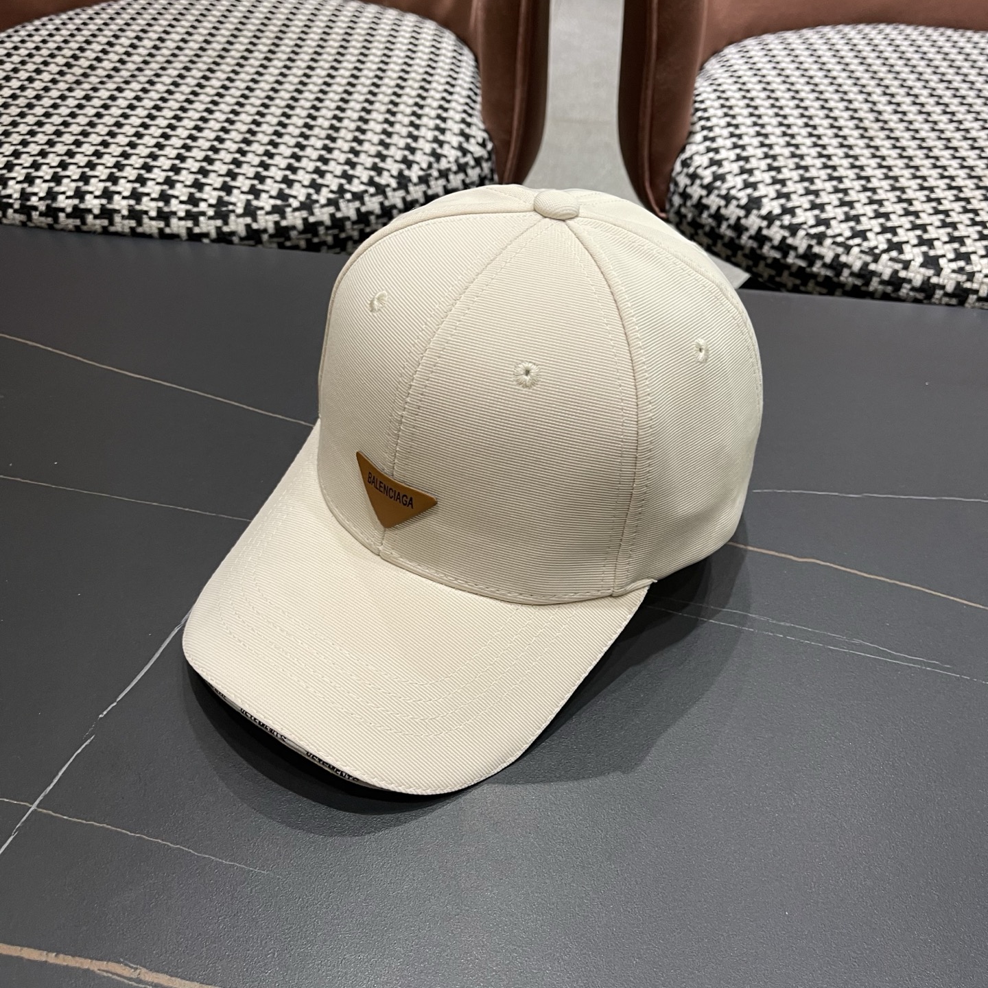 Balenciaga 巴黎世家新品棒球帽时尚潮流，高端做工！细节看实拍哦