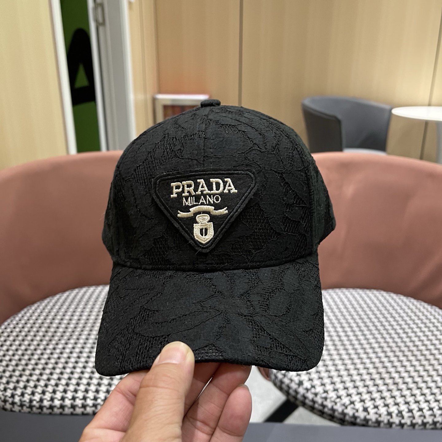 PRADA普拉达 夏季薄款蕾丝透气鸭舌帽女韩版刺绣花朵网眼棒球帽夏天防晒遮阳帽