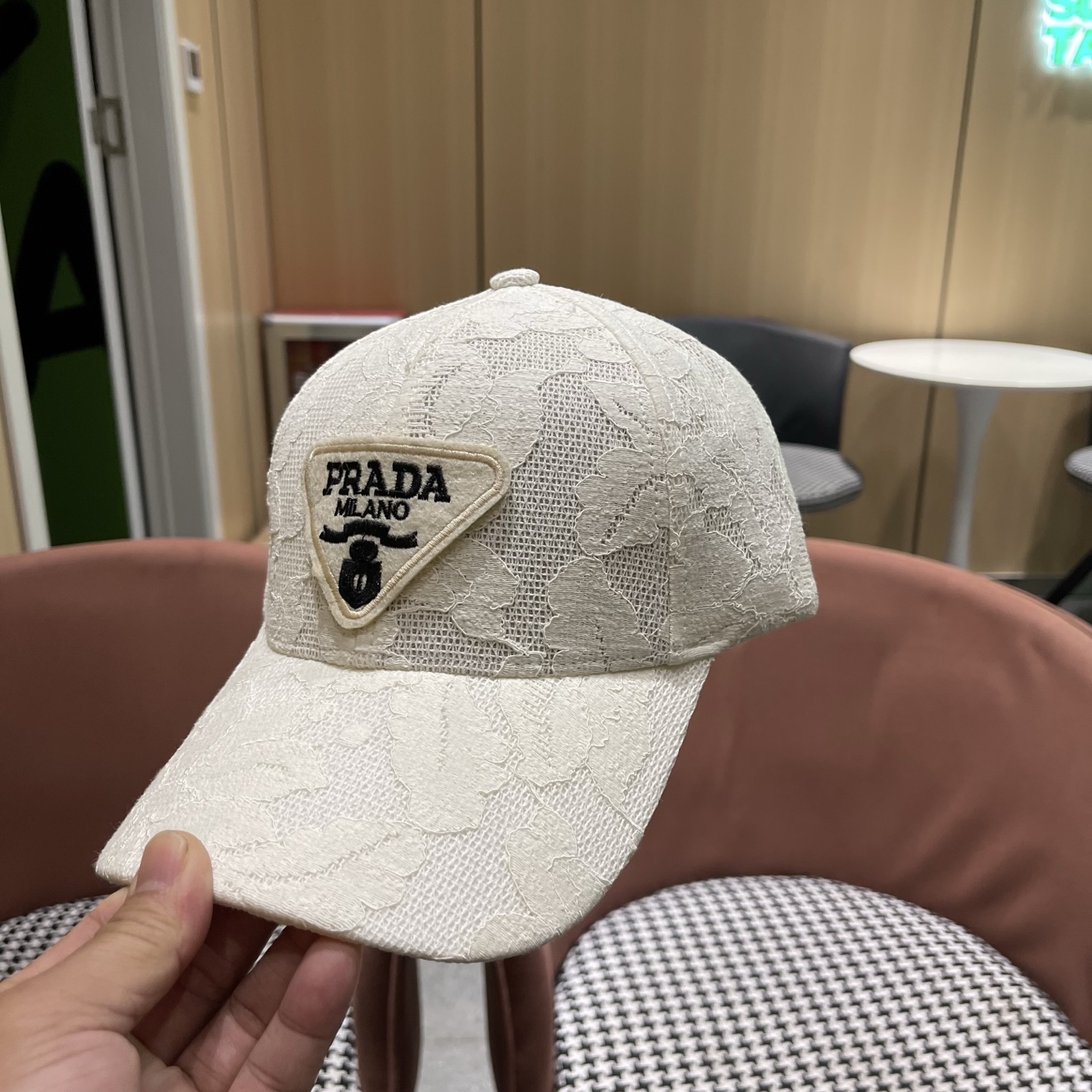 PRADA普拉达 夏季薄款蕾丝透气鸭舌帽女韩版刺绣花朵网眼棒球帽夏天防晒遮阳帽