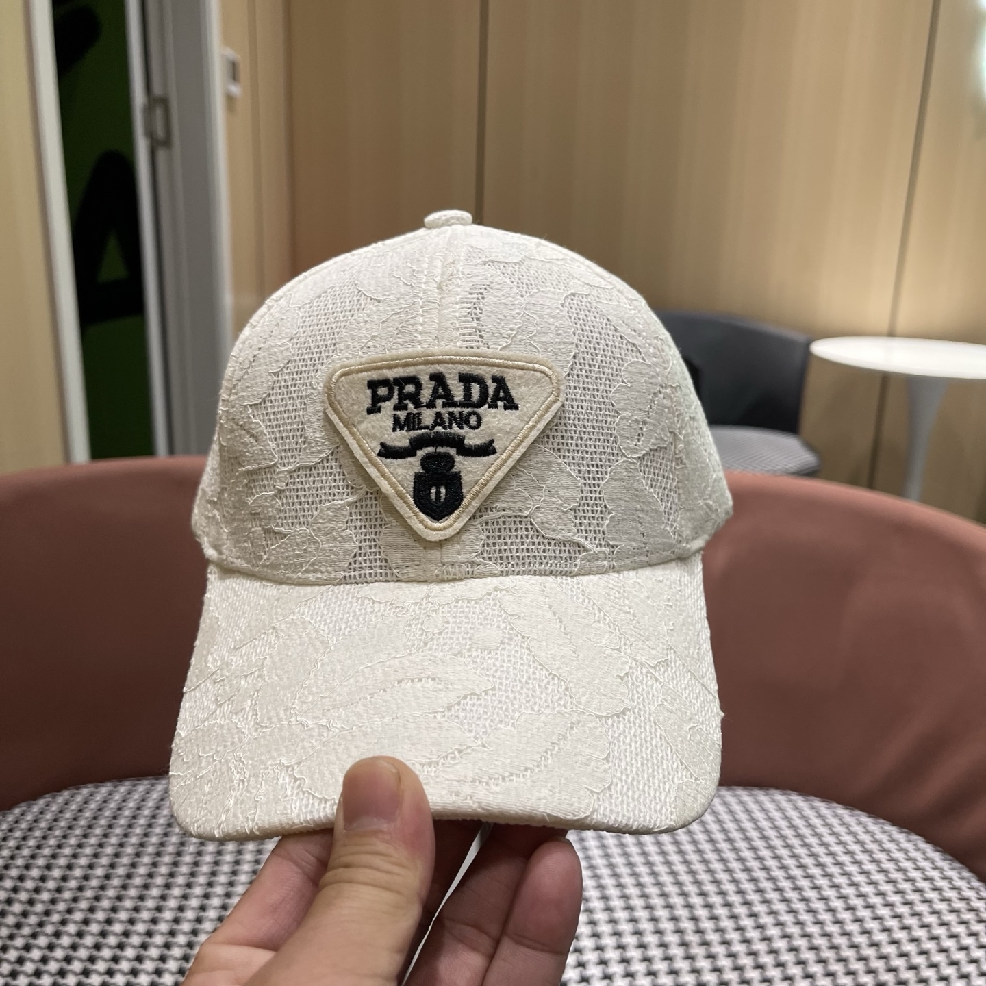 PRADA普拉达 夏季薄款蕾丝透气鸭舌帽女韩版刺绣花朵网眼棒球帽夏天防晒遮阳帽