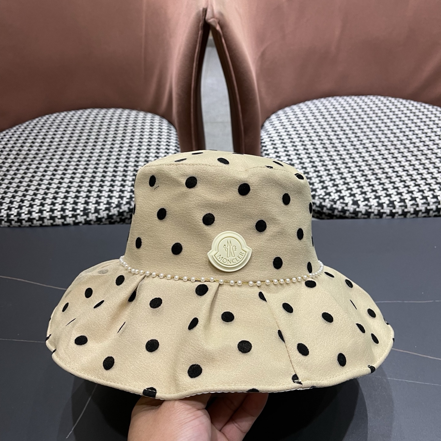 MONCLER（蒙口）渔夫帽女春夏季新款优雅出游可折叠太阳帽大帽檐遮脸防晒遮阳帽女