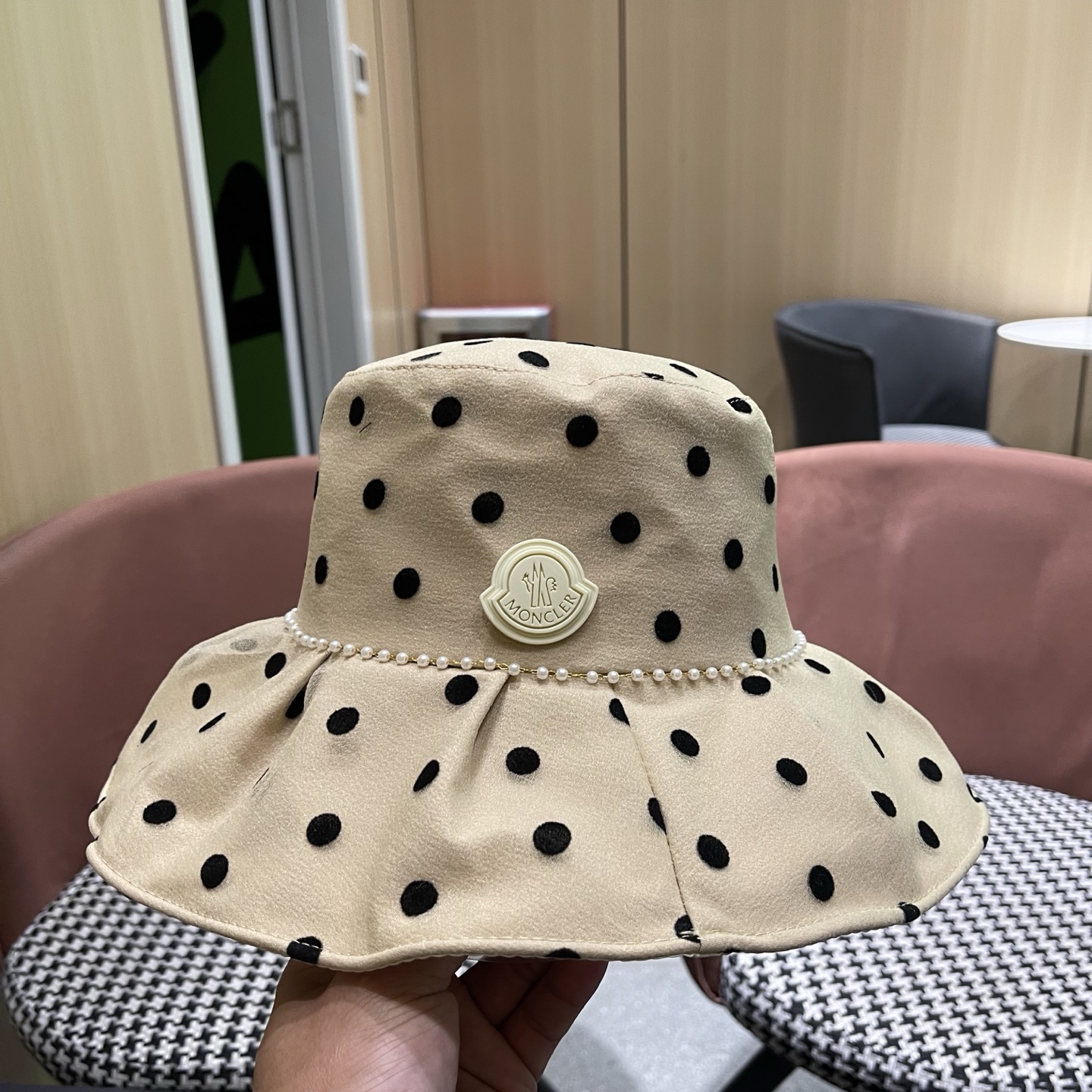 MONCLER（蒙口）渔夫帽女春夏季新款优雅出游可折叠太阳帽大帽檐遮脸防晒遮阳帽女
