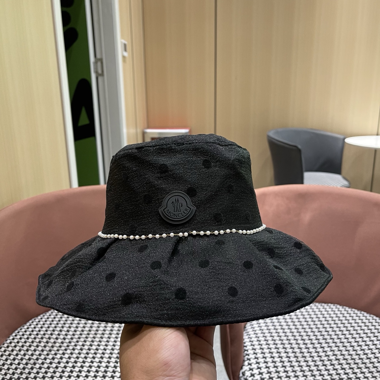 MONCLER（蒙口）渔夫帽女春夏季新款优雅出游可折叠太阳帽大帽檐遮脸防晒遮阳帽女