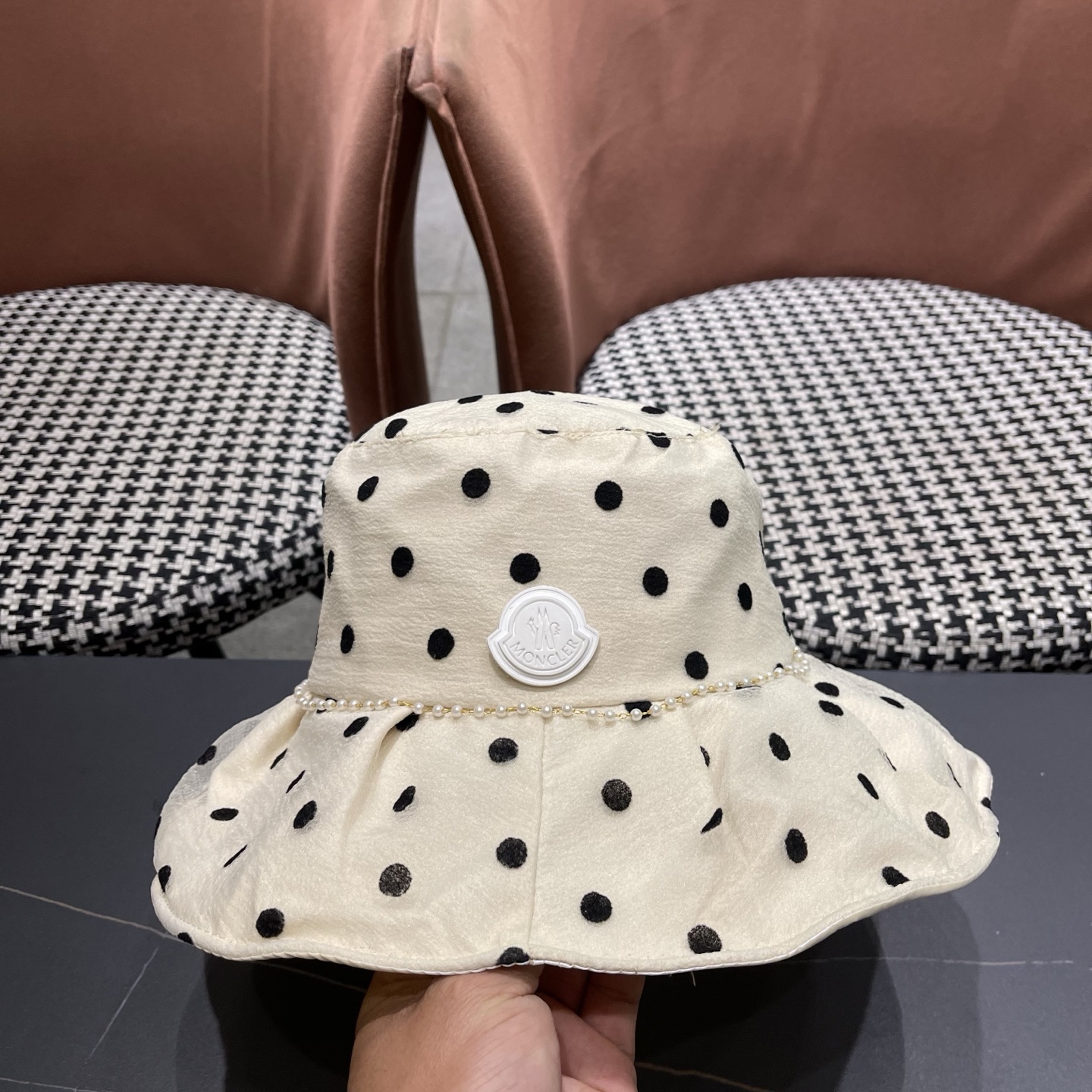 MONCLER（蒙口）渔夫帽女春夏季新款优雅出游可折叠太阳帽大帽檐遮脸防晒遮阳帽女