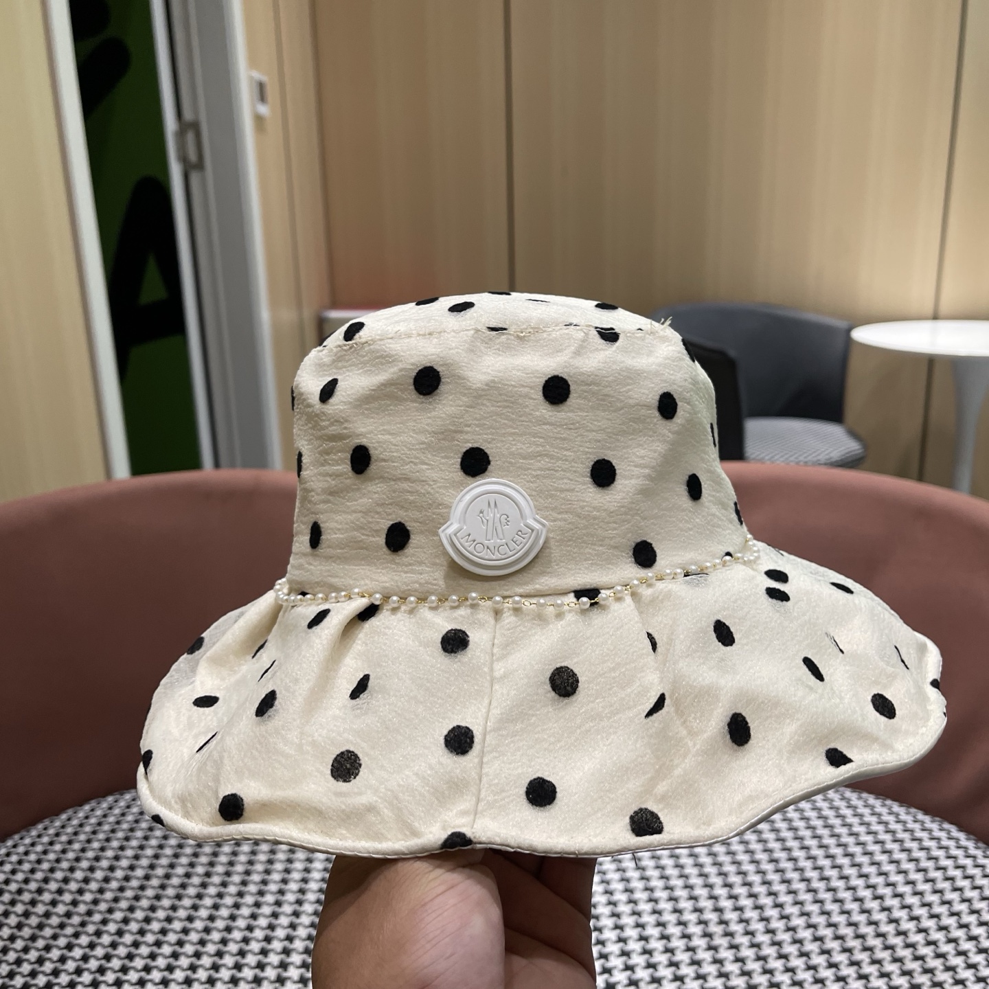 MONCLER（蒙口）渔夫帽女春夏季新款优雅出游可折叠太阳帽大帽檐遮脸防晒遮阳帽女