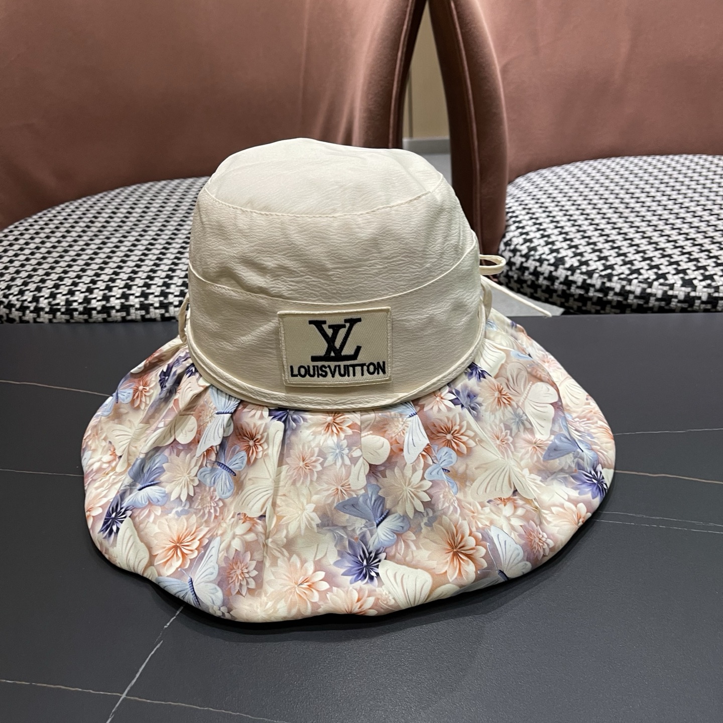 LV路易威登 夏季轻薄透气花朵拼色帽子女士百搭盆帽显脸小渔夫帽防晒遮阳帽潮