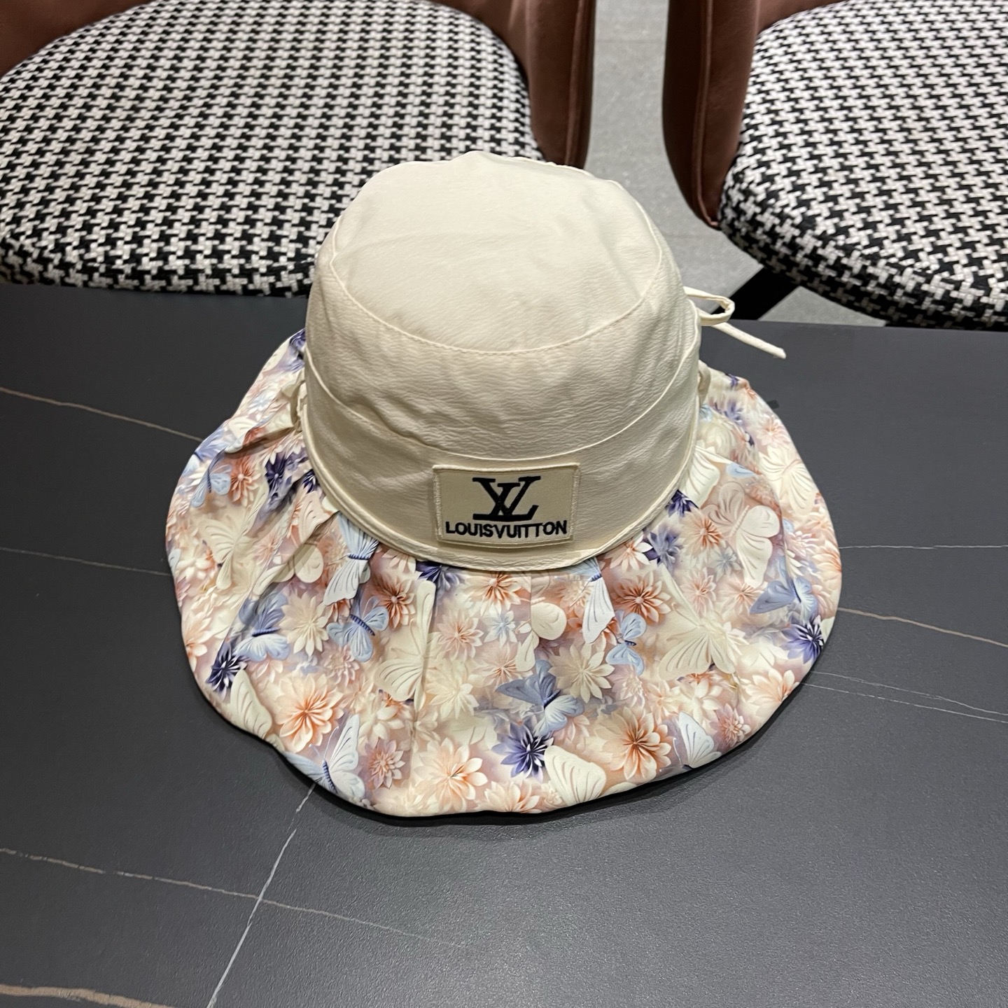 LV路易威登 夏季轻薄透气花朵拼色帽子女士百搭盆帽显脸小渔夫帽防晒遮阳帽潮