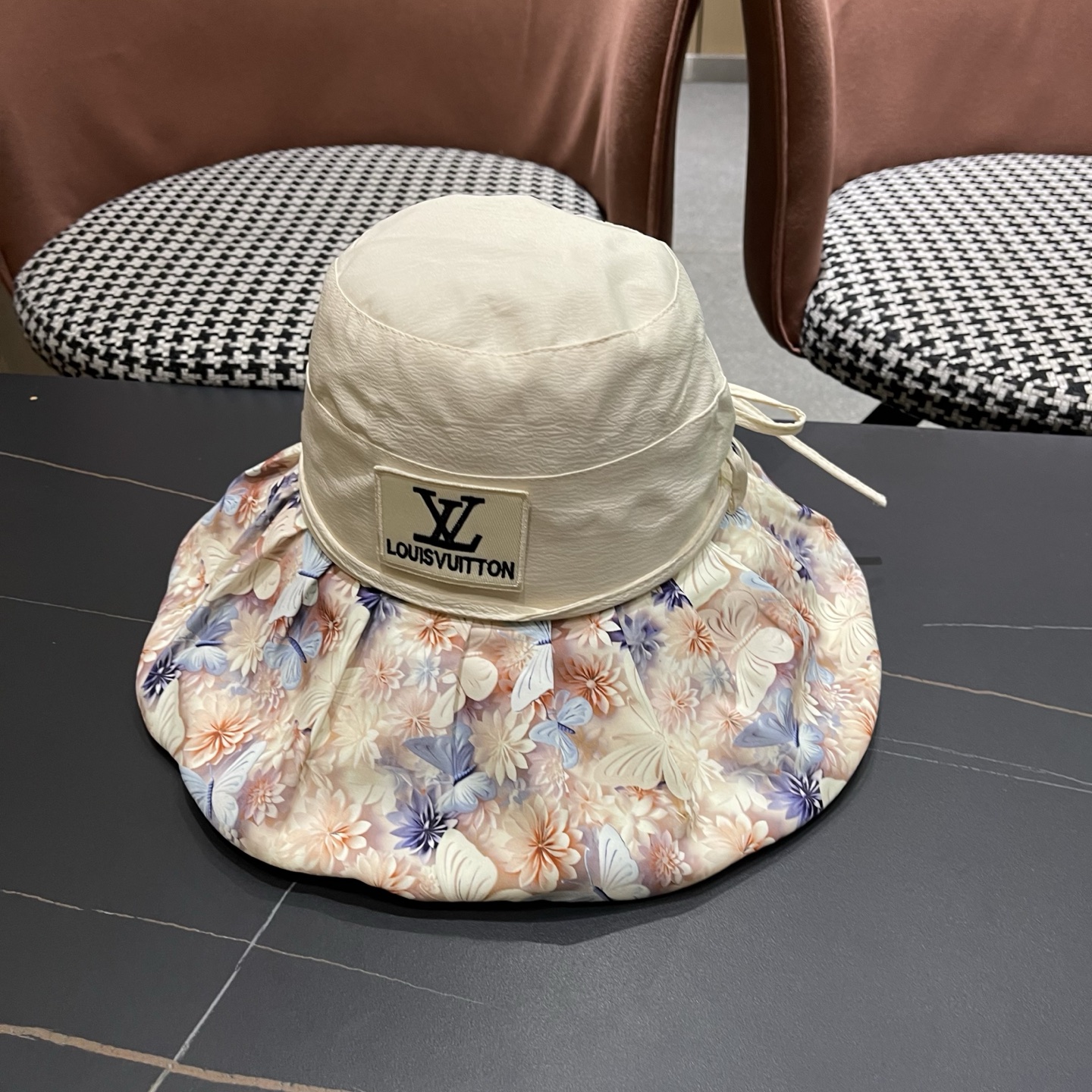 LV路易威登 夏季轻薄透气花朵拼色帽子女士百搭盆帽显脸小渔夫帽防晒遮阳帽潮