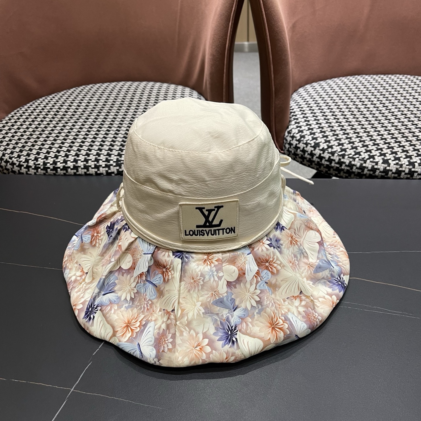 LV路易威登 夏季轻薄透气花朵拼色帽子女士百搭盆帽显脸小渔夫帽防晒遮阳帽潮