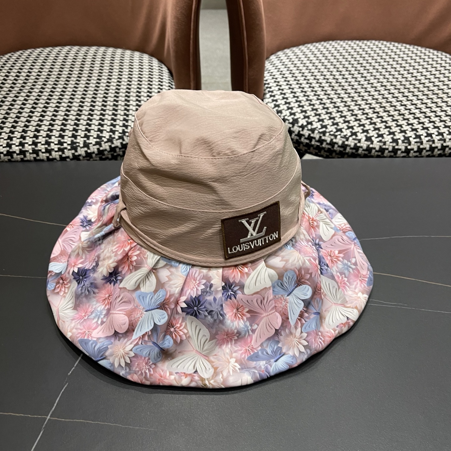 LV路易威登 夏季轻薄透气花朵拼色帽子女士百搭盆帽显脸小渔夫帽防晒遮阳帽潮