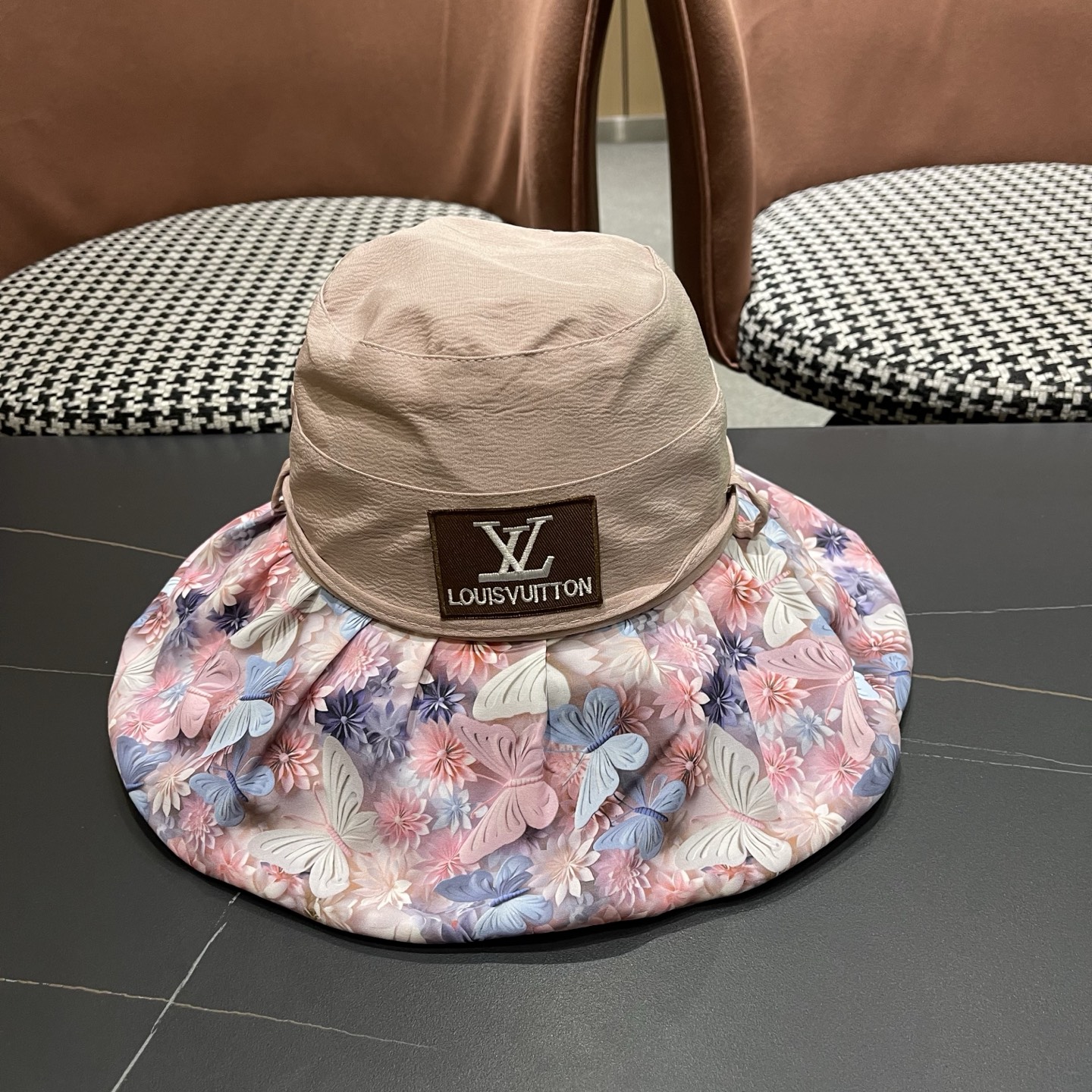 LV路易威登 夏季轻薄透气花朵拼色帽子女士百搭盆帽显脸小渔夫帽防晒遮阳帽潮