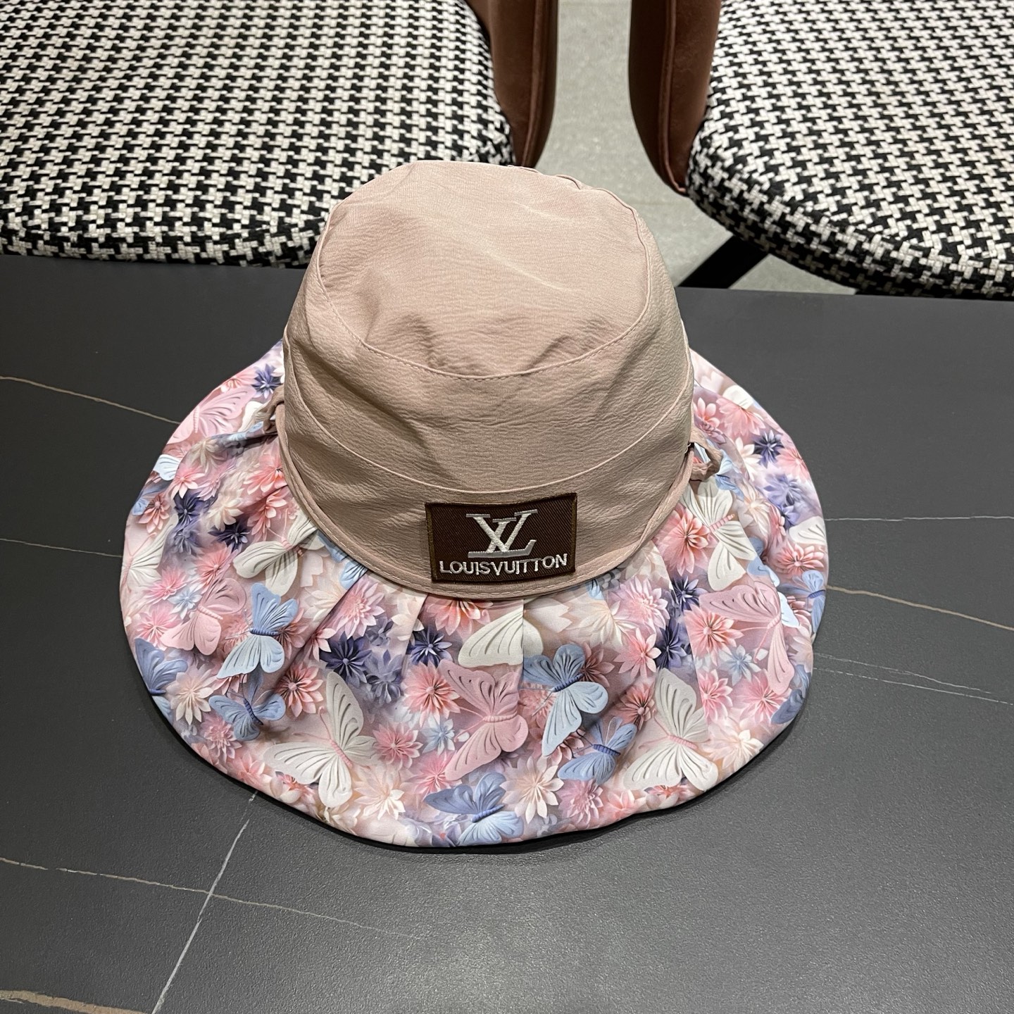 LV路易威登 夏季轻薄透气花朵拼色帽子女士百搭盆帽显脸小渔夫帽防晒遮阳帽潮