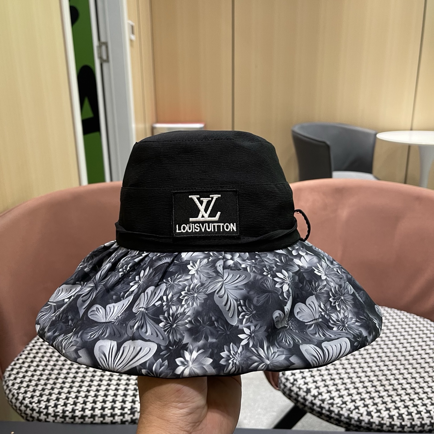 LV路易威登 夏季轻薄透气花朵拼色帽子女士百搭盆帽显脸小渔夫帽防晒遮阳帽潮