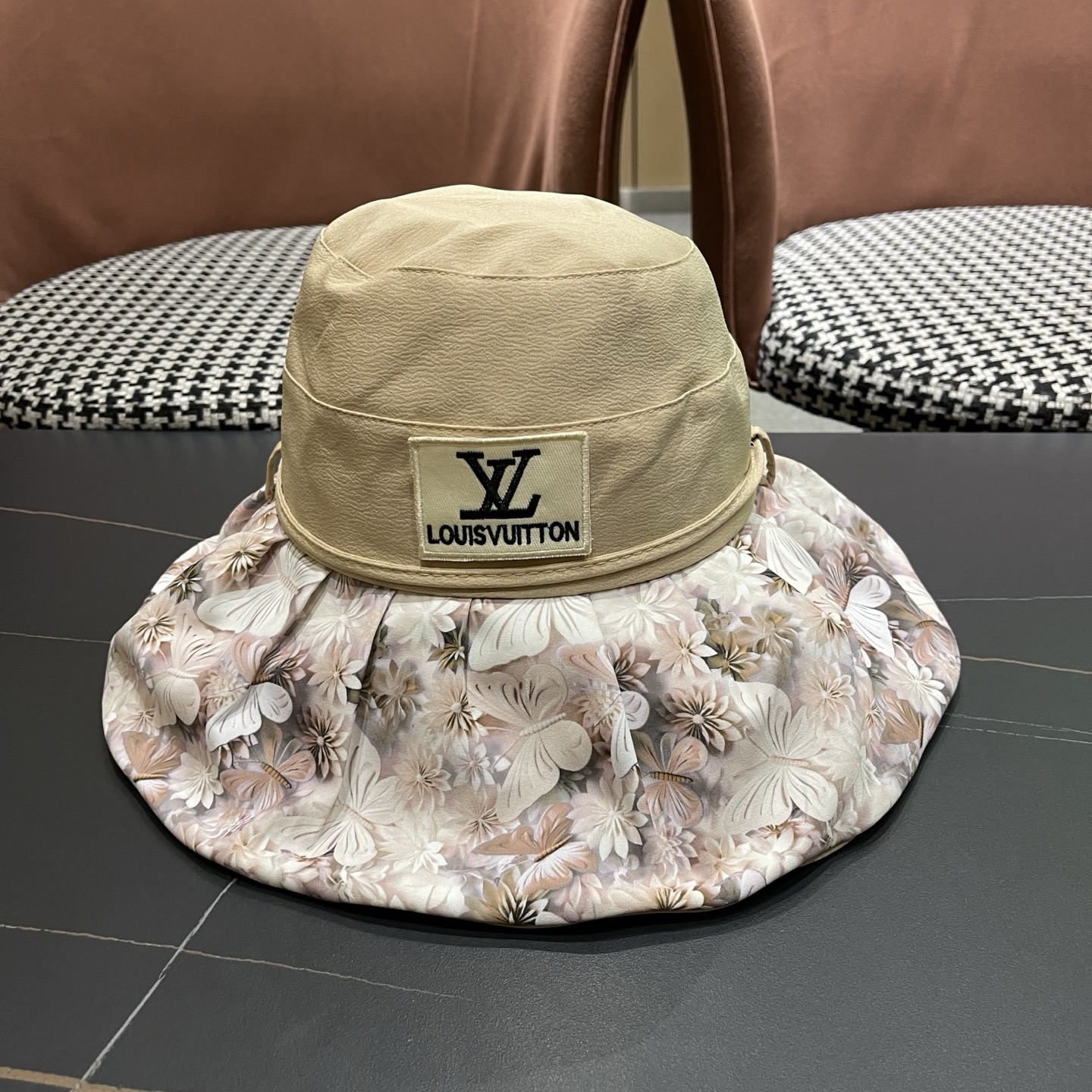LV路易威登 夏季轻薄透气花朵拼色帽子女士百搭盆帽显脸小渔夫帽防晒遮阳帽潮