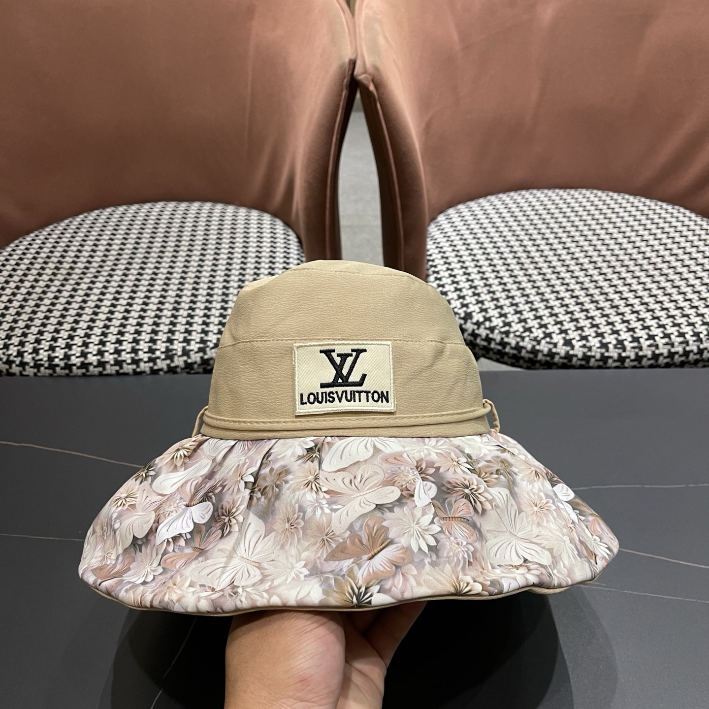 LV路易威登 夏季轻薄透气花朵拼色帽子女士百搭盆帽显脸小渔夫帽防晒遮阳帽潮