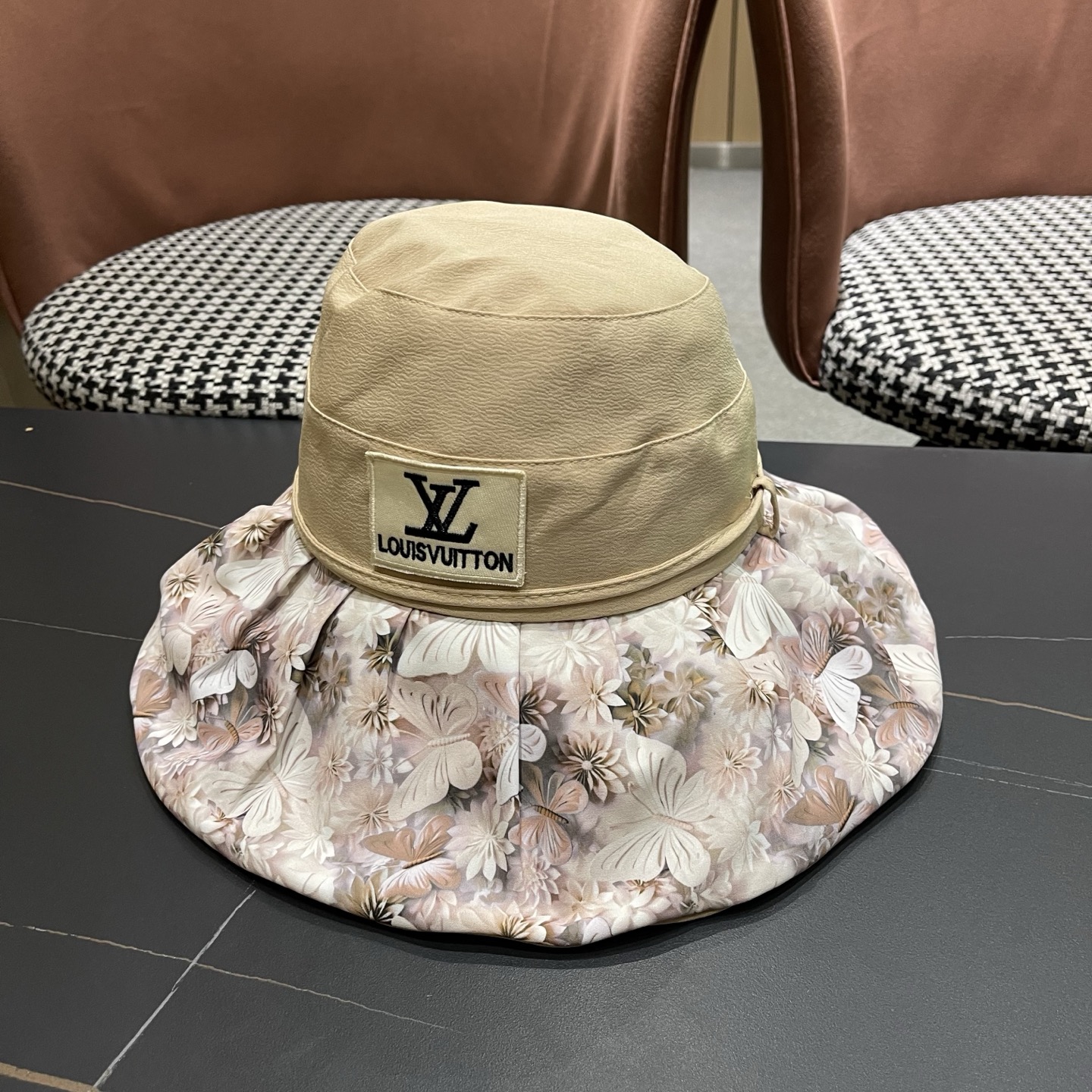 LV路易威登 夏季轻薄透气花朵拼色帽子女士百搭盆帽显脸小渔夫帽防晒遮阳帽潮