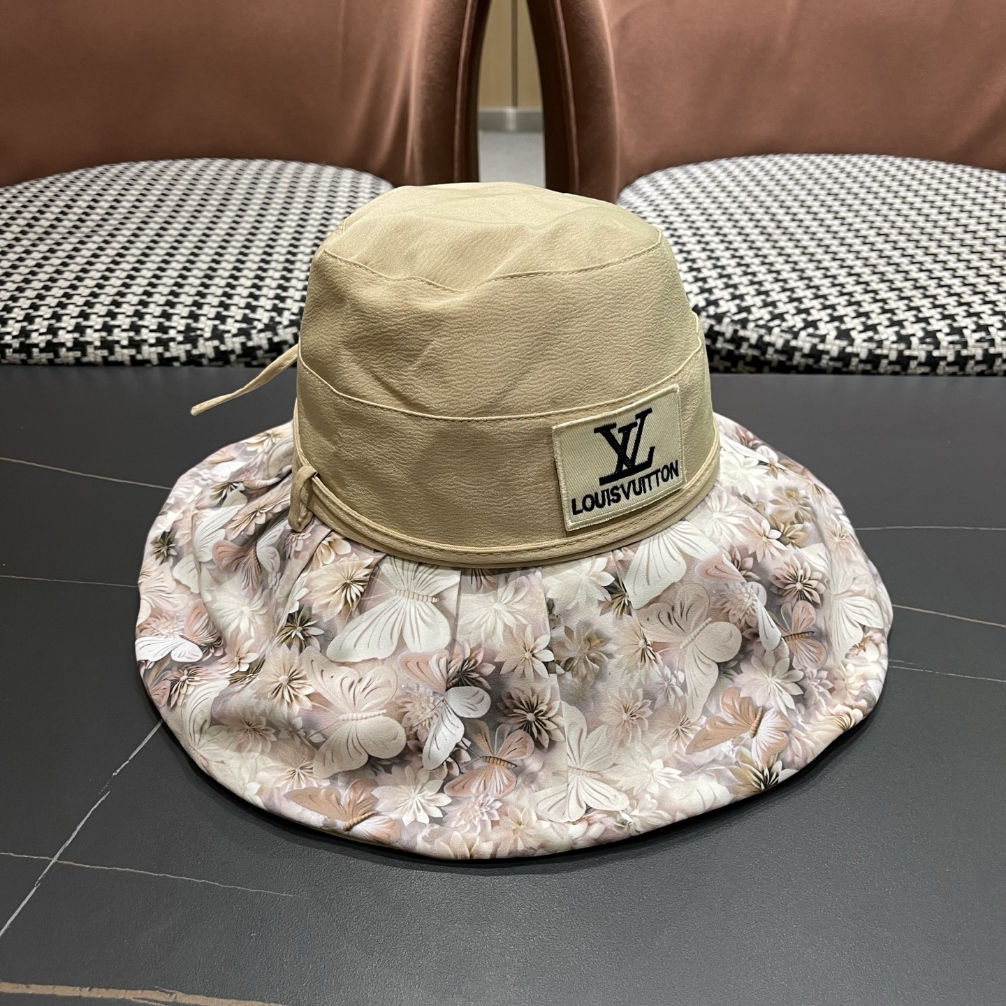 LV路易威登 夏季轻薄透气花朵拼色帽子女士百搭盆帽显脸小渔夫帽防晒遮阳帽潮