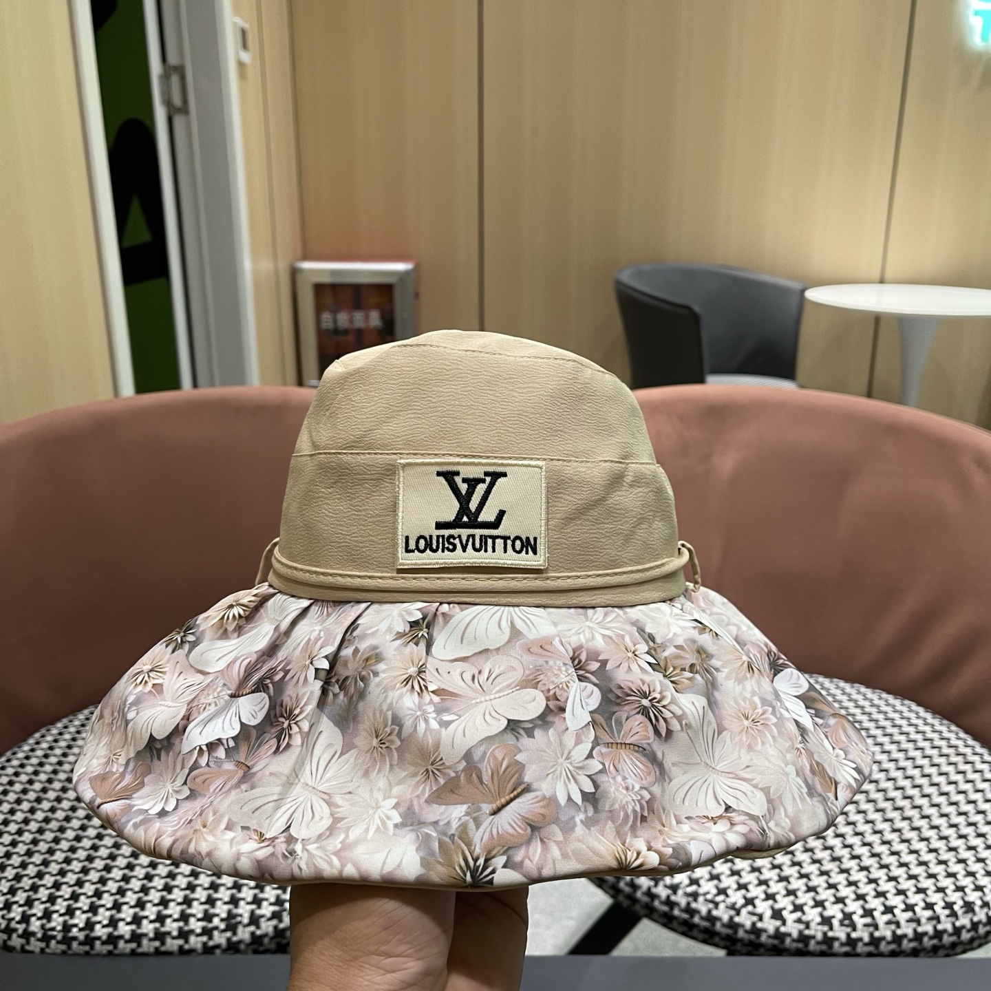 LV路易威登 夏季轻薄透气花朵拼色帽子女士百搭盆帽显脸小渔夫帽防晒遮阳帽潮