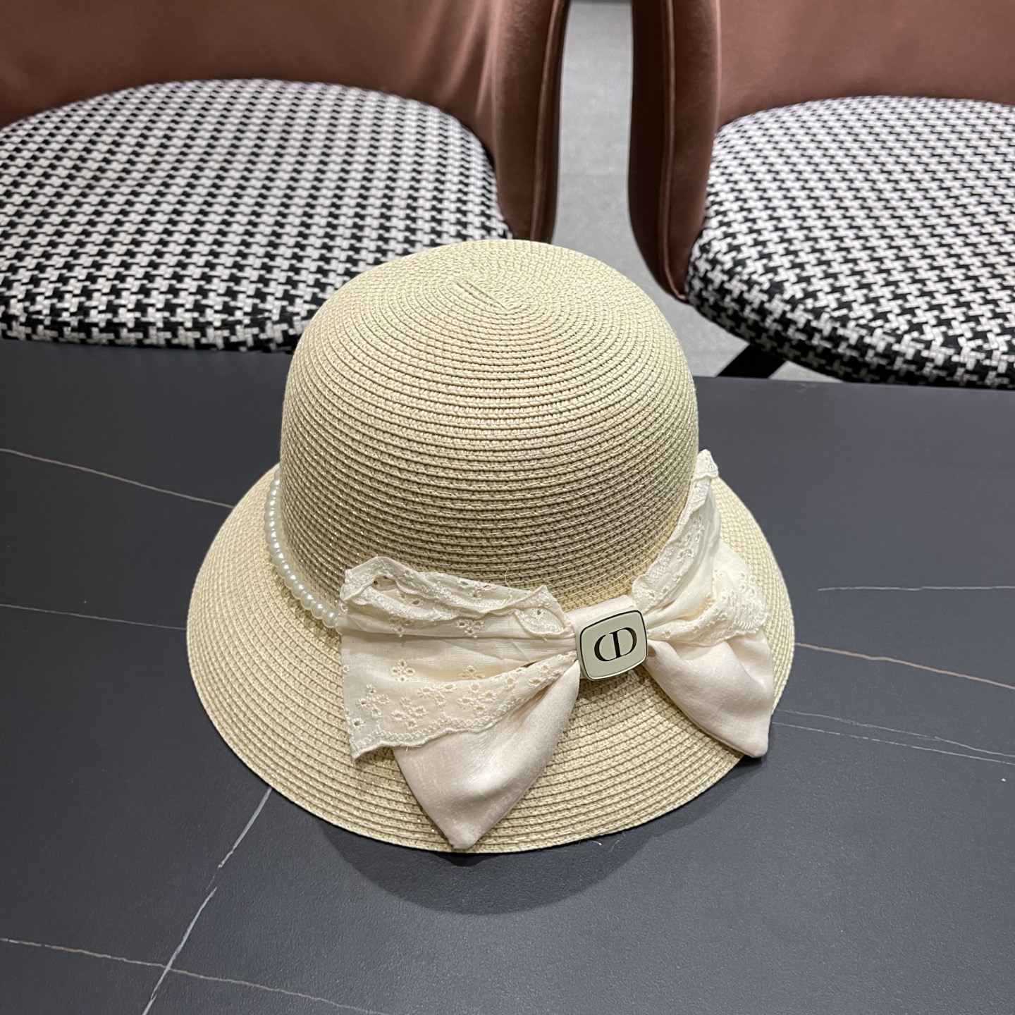 迪奥Dior 法式赫本风大檐渔夫帽子女新款海边度假草帽显脸小蝴蝶结盆帽