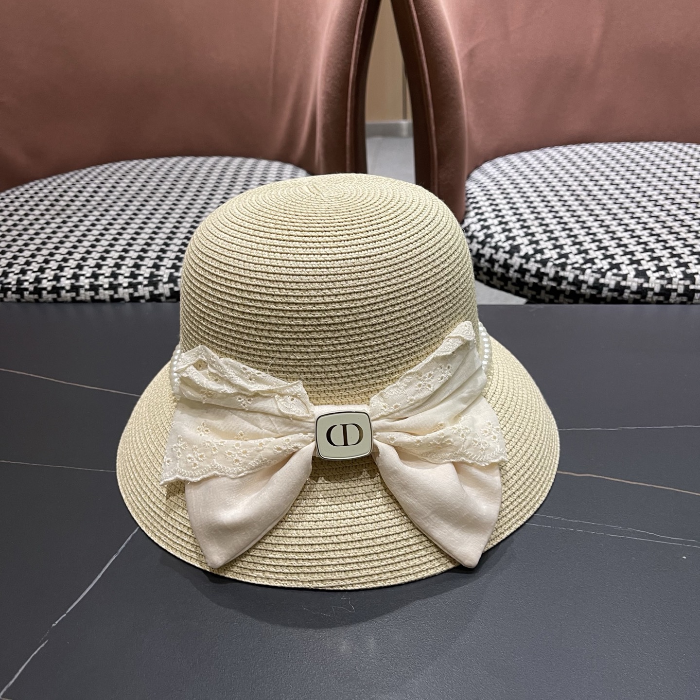 迪奥Dior 法式赫本风大檐渔夫帽子女新款海边度假草帽显脸小蝴蝶结盆帽