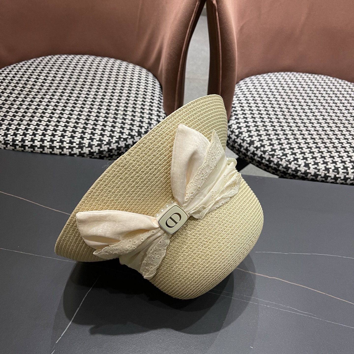 迪奥Dior 法式赫本风大檐渔夫帽子女新款海边度假草帽显脸小蝴蝶结盆帽