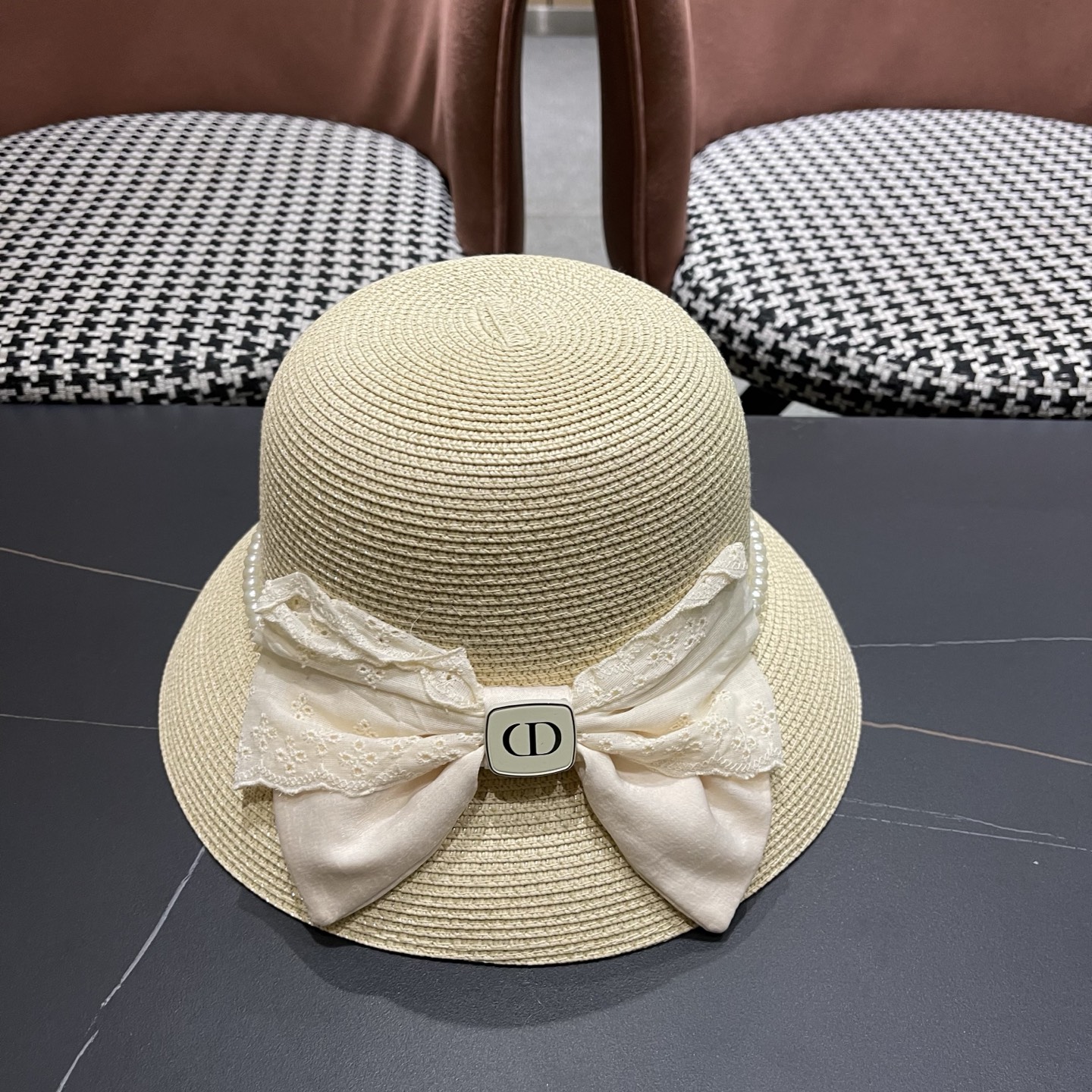迪奥Dior 法式赫本风大檐渔夫帽子女新款海边度假草帽显脸小蝴蝶结盆帽