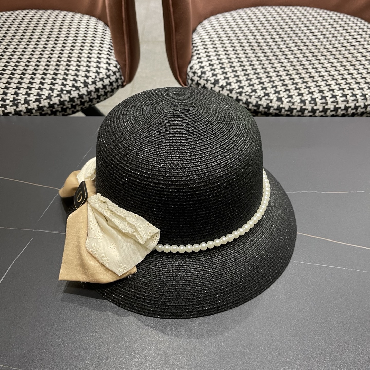 迪奥Dior 法式赫本风大檐渔夫帽子女新款海边度假草帽显脸小蝴蝶结盆帽