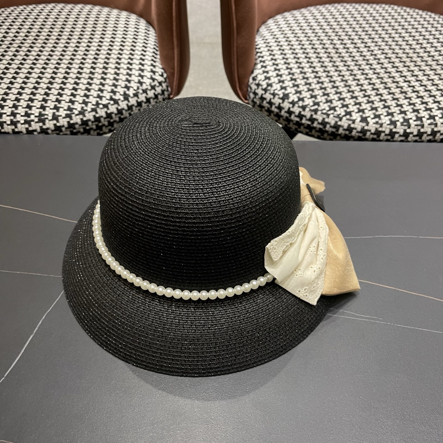 迪奥Dior 法式赫本风大檐渔夫帽子女新款海边度假草帽显脸小蝴蝶结盆帽