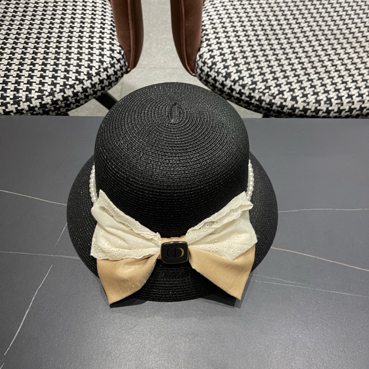 迪奥Dior 法式赫本风大檐渔夫帽子女新款海边度假草帽显脸小蝴蝶结盆帽