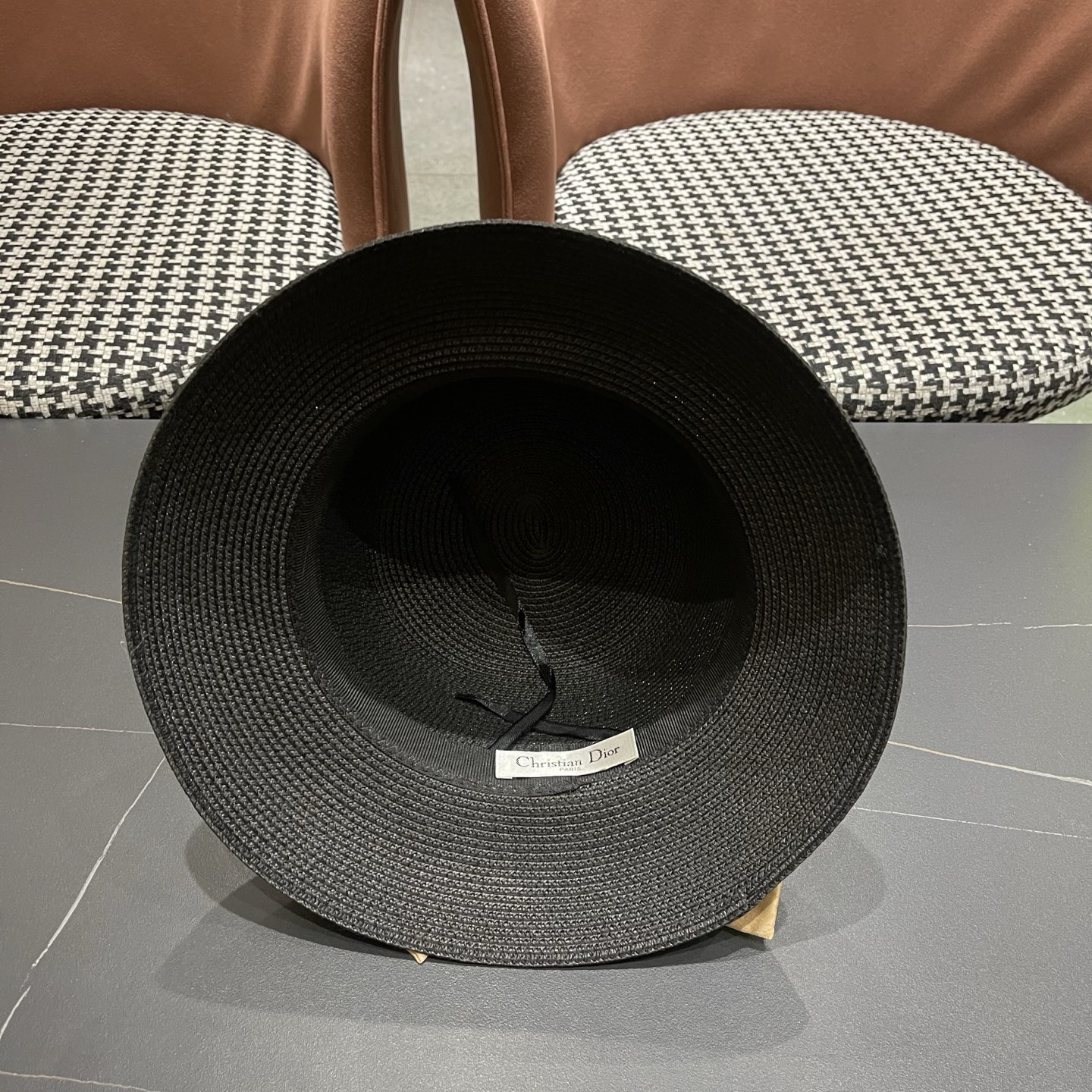 迪奥Dior 法式赫本风大檐渔夫帽子女新款海边度假草帽显脸小蝴蝶结盆帽