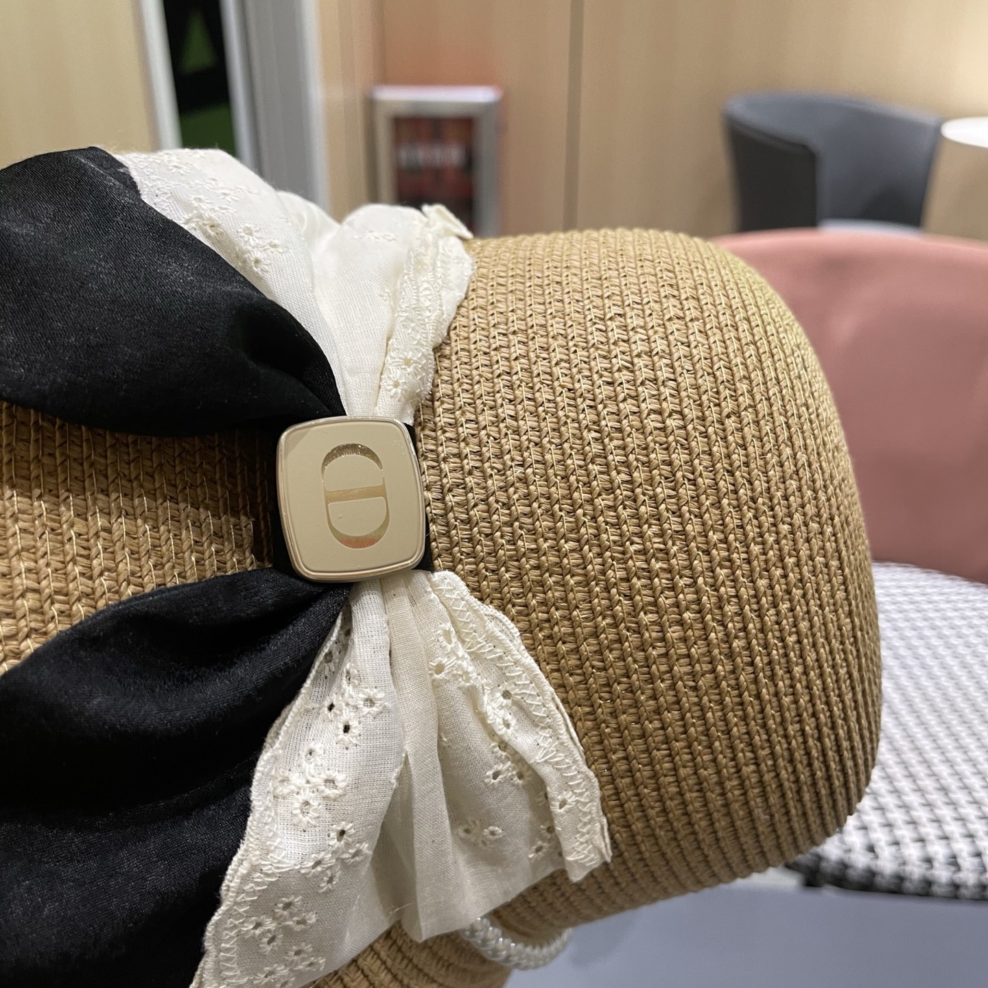 迪奥Dior 法式赫本风大檐渔夫帽子女新款海边度假草帽显脸小蝴蝶结盆帽