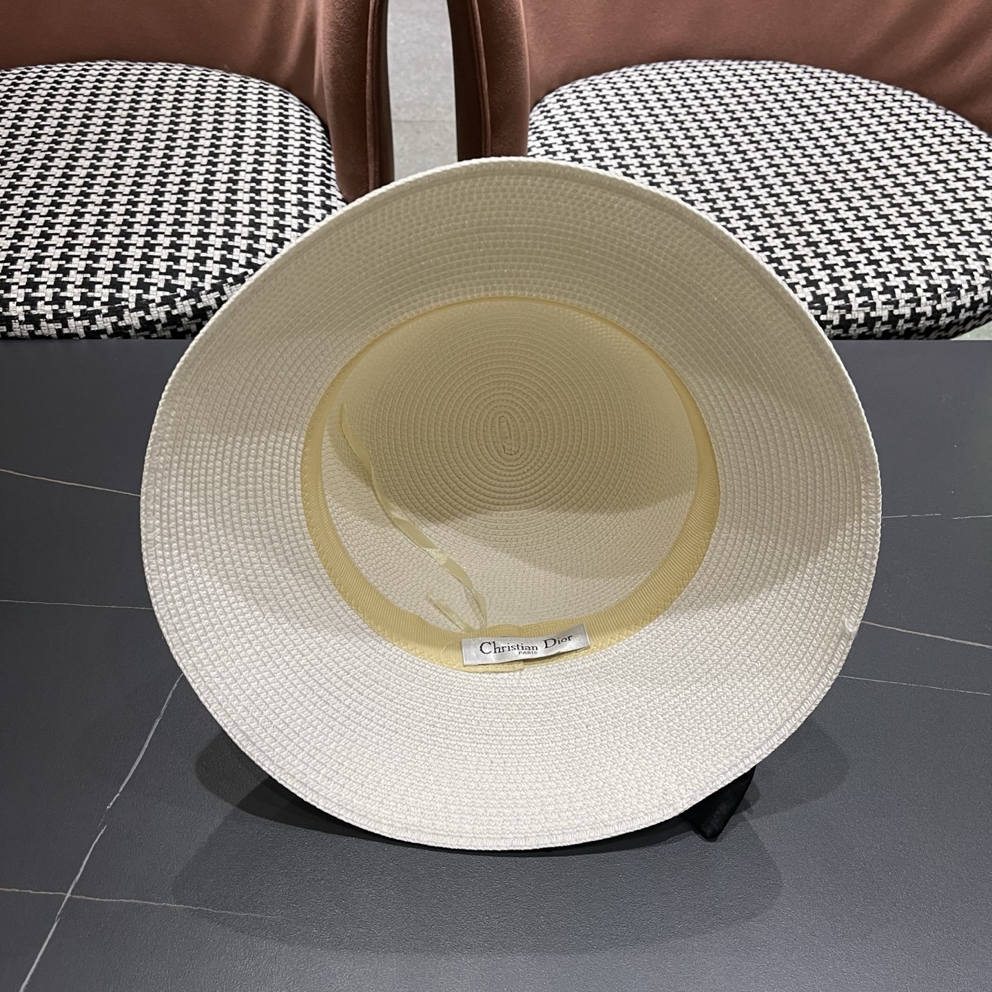 迪奥Dior 法式赫本风大檐渔夫帽子女新款海边度假草帽显脸小蝴蝶结盆帽