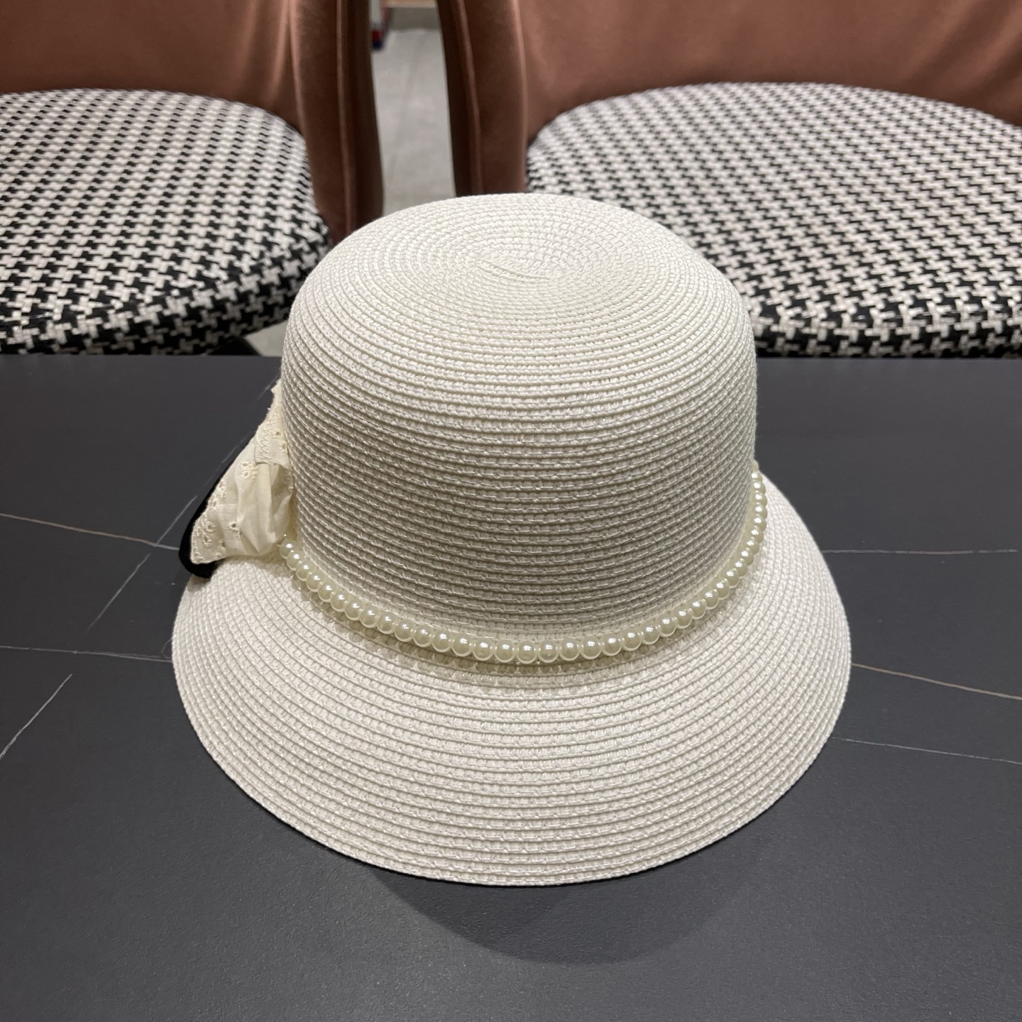 迪奥Dior 法式赫本风大檐渔夫帽子女新款海边度假草帽显脸小蝴蝶结盆帽