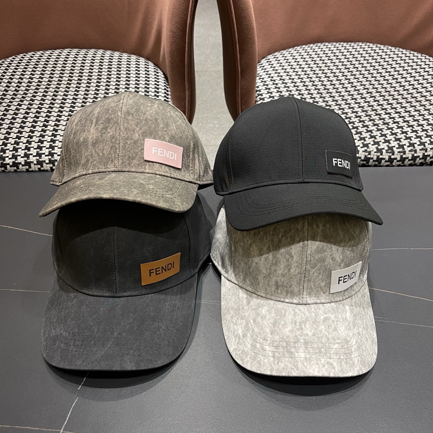 Fendi（芬迪）新款棒球帽，轻盈透气！质量超赞，基础头围56，贴片可调节，上图必卖款！