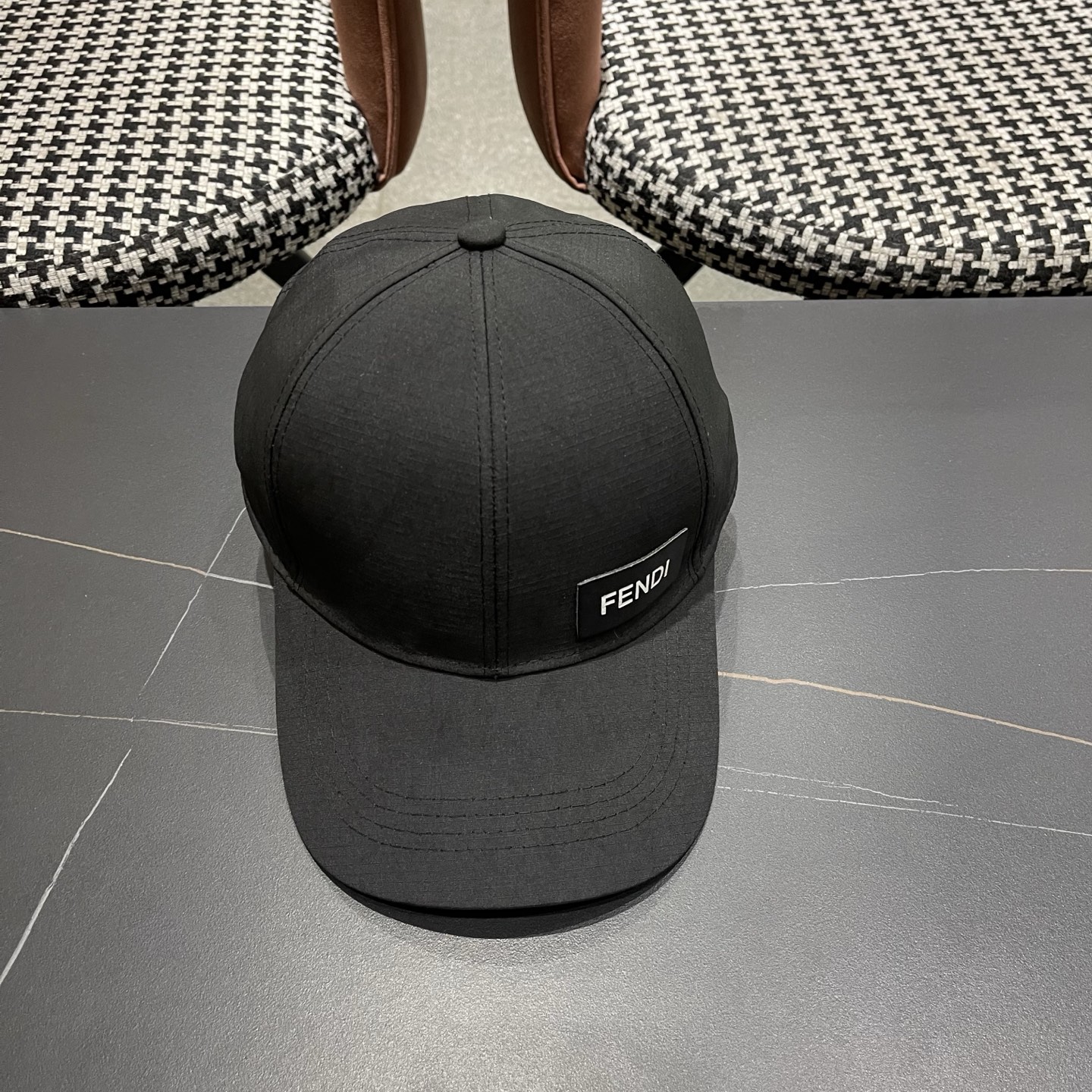 Fendi（芬迪）新款棒球帽，轻盈透气！质量超赞，基础头围56，贴片可调节，上图必卖款！