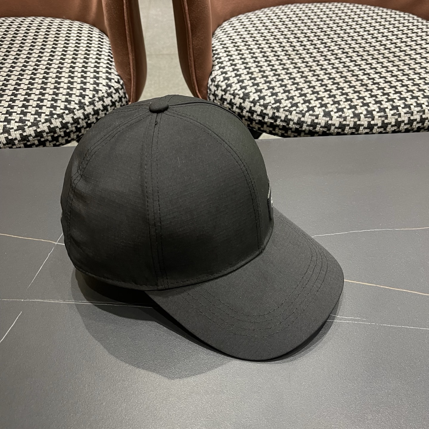 Fendi（芬迪）新款棒球帽，轻盈透气！质量超赞，基础头围56，贴片可调节，上图必卖款！