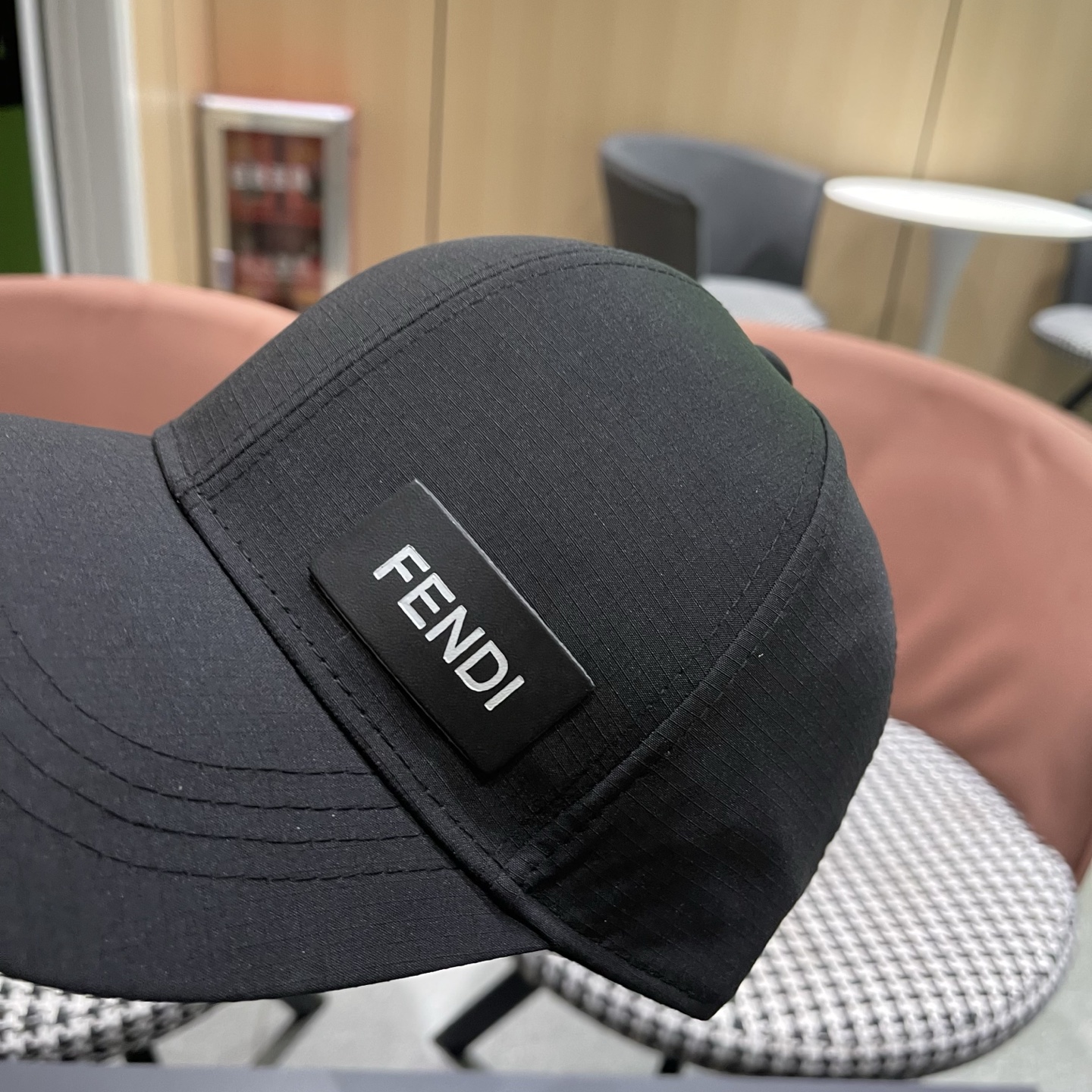 Fendi（芬迪）新款棒球帽，轻盈透气！质量超赞，基础头围56，贴片可调节，上图必卖款！