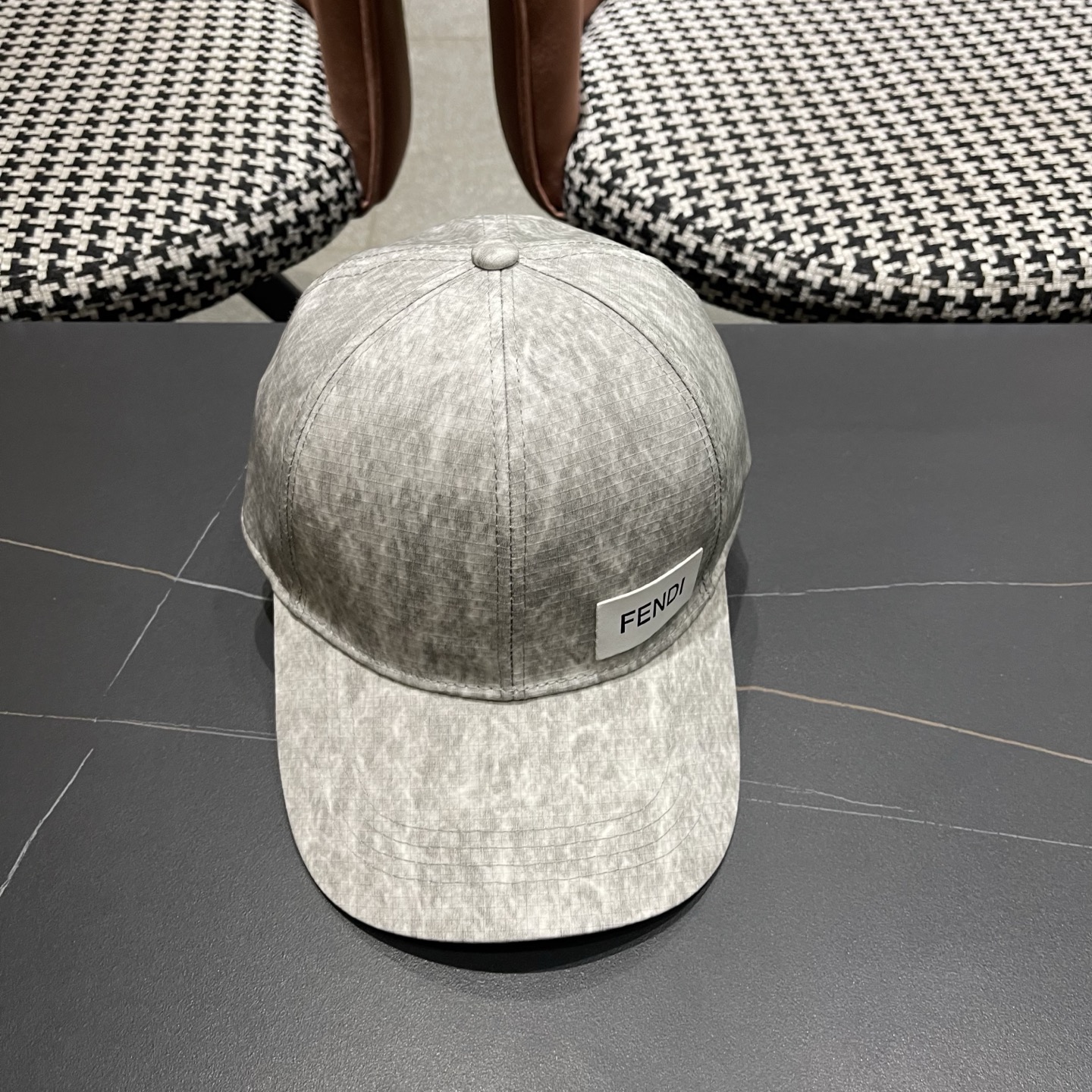 Fendi（芬迪）新款棒球帽，轻盈透气！质量超赞，基础头围56，贴片可调节，上图必卖款！