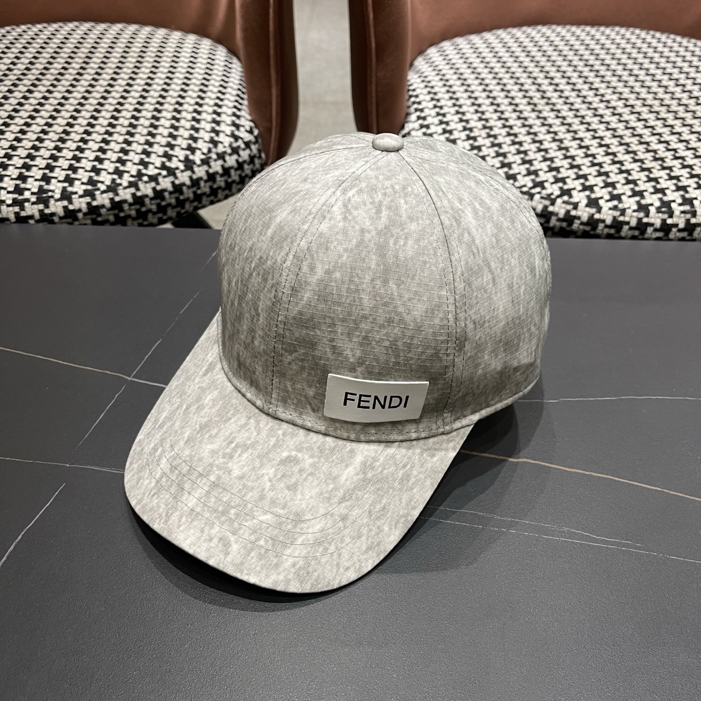 Fendi（芬迪）新款棒球帽，轻盈透气！质量超赞，基础头围56，贴片可调节，上图必卖款！
