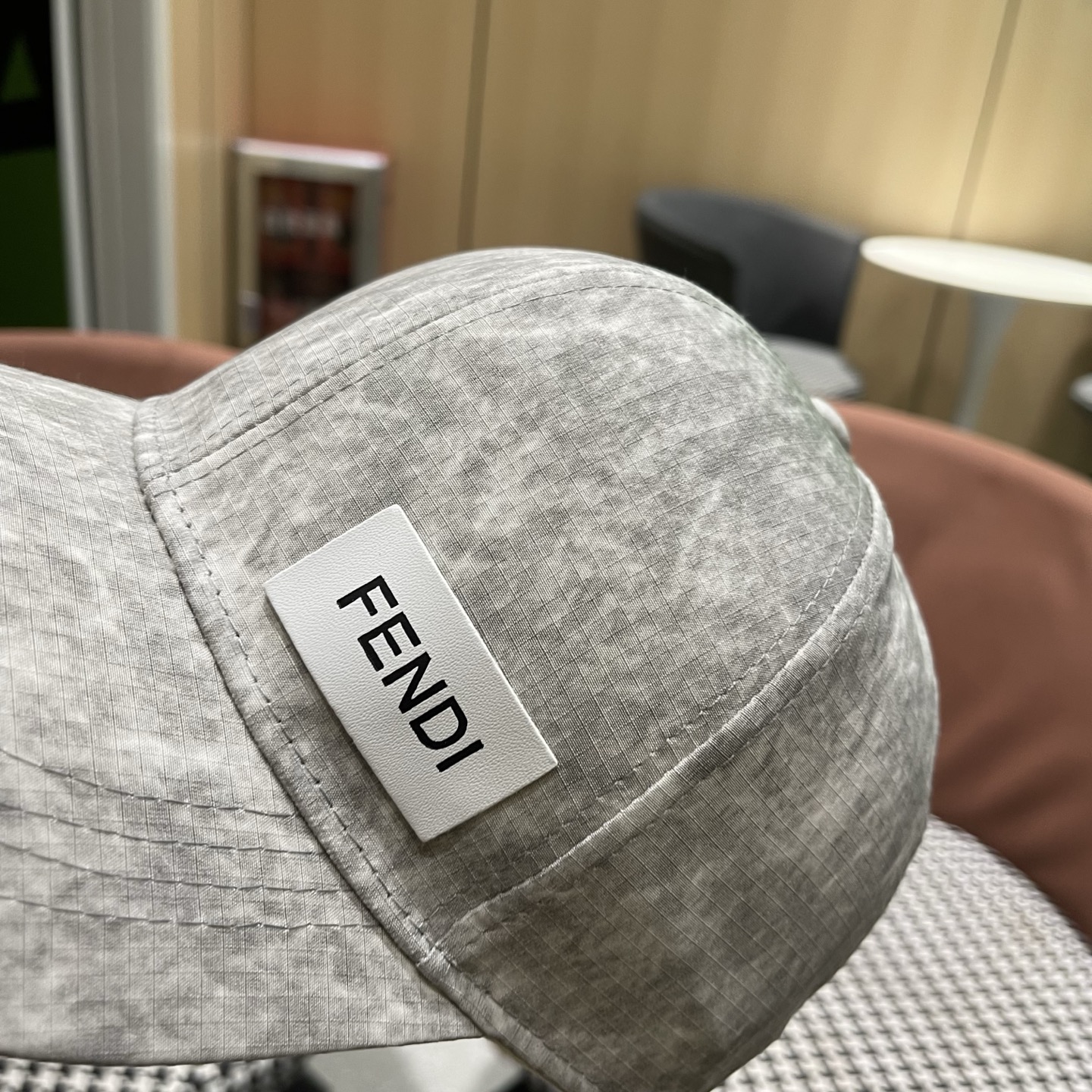 Fendi（芬迪）新款棒球帽，轻盈透气！质量超赞，基础头围56，贴片可调节，上图必卖款！