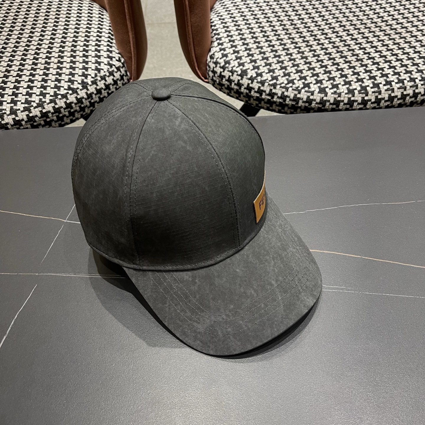 Fendi（芬迪）新款棒球帽，轻盈透气！质量超赞，基础头围56，贴片可调节，上图必卖款！