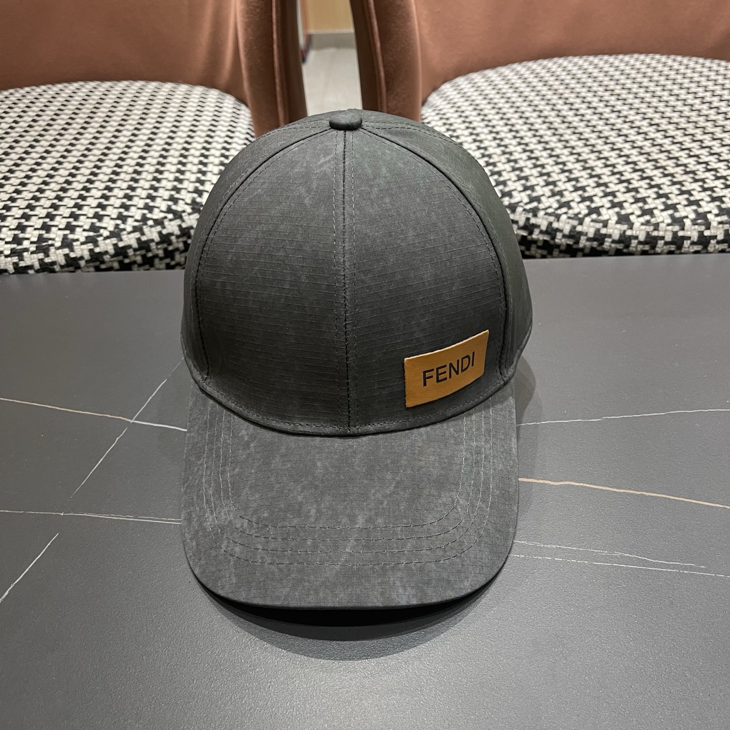 Fendi（芬迪）新款棒球帽，轻盈透气！质量超赞，基础头围56，贴片可调节，上图必卖款！