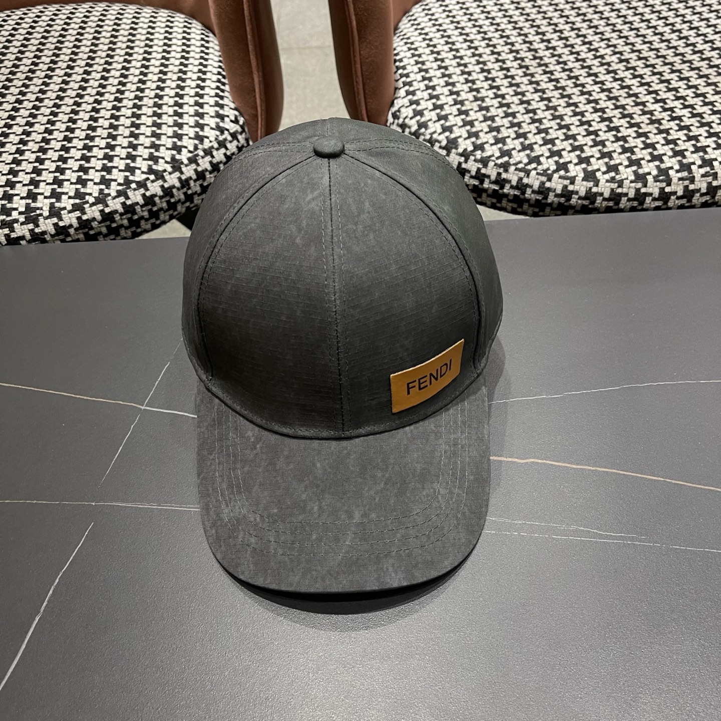 Fendi（芬迪）新款棒球帽，轻盈透气！质量超赞，基础头围56，贴片可调节，上图必卖款！