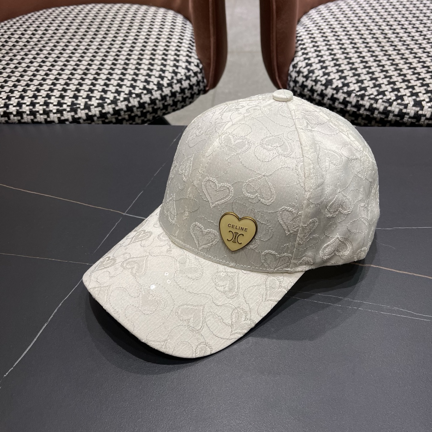 【CELINE赛琳】新款经典休闲潮流款 棒球帽日韩风格，随便搭配都超好看！出门旅游，绝对要入手的一款