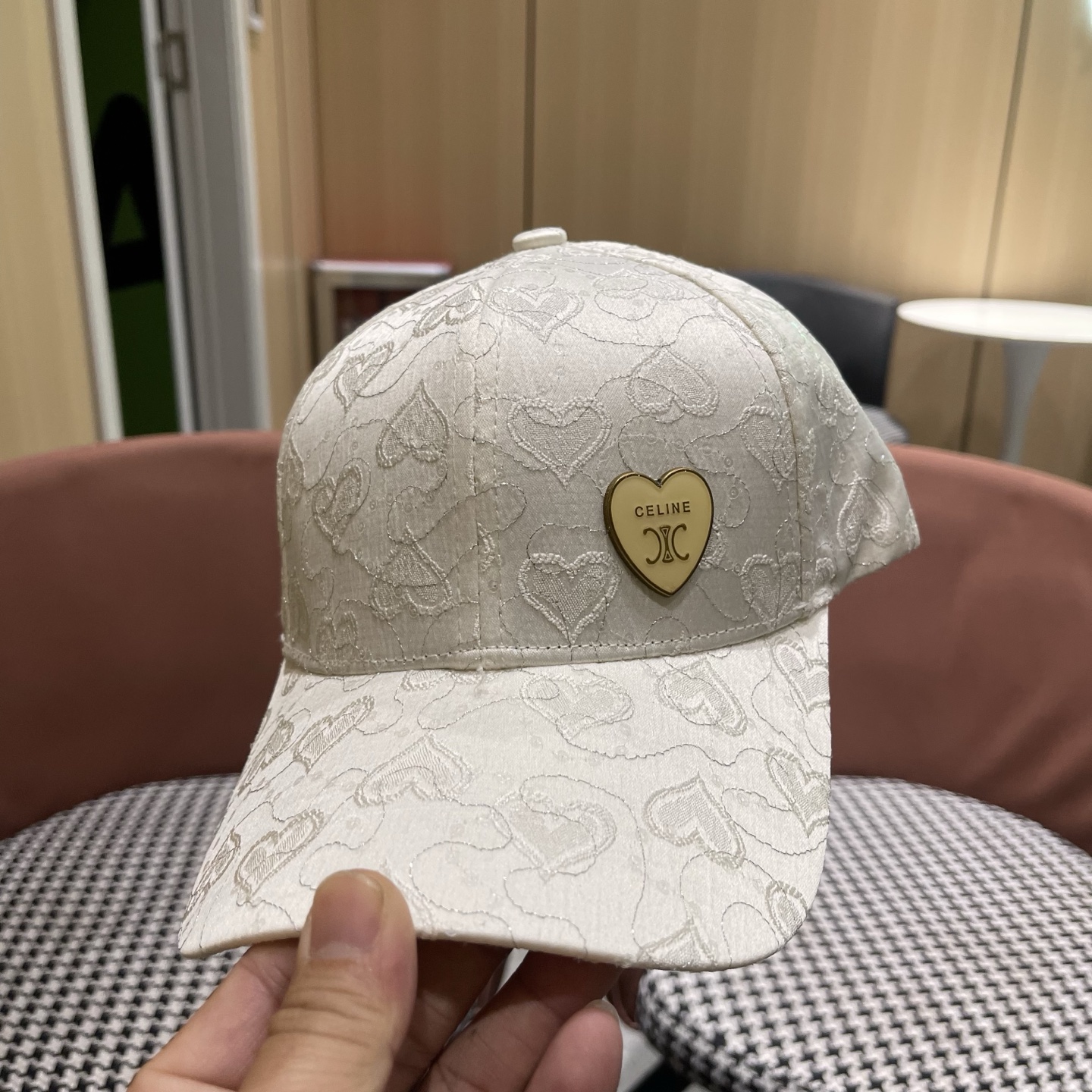 【CELINE赛琳】新款经典休闲潮流款 棒球帽日韩风格，随便搭配都超好看！出门旅游，绝对要入手的一款