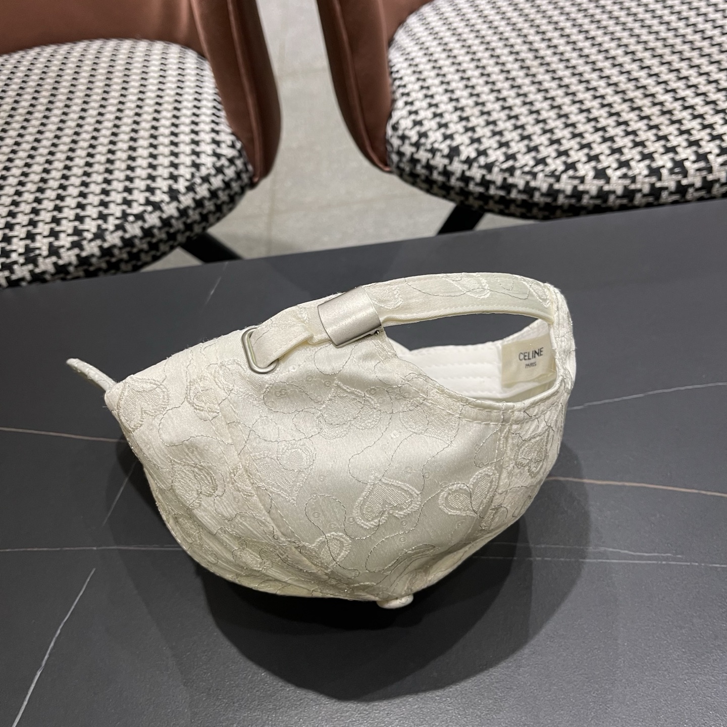 【CELINE赛琳】新款经典休闲潮流款 棒球帽日韩风格，随便搭配都超好看！出门旅游，绝对要入手的一款