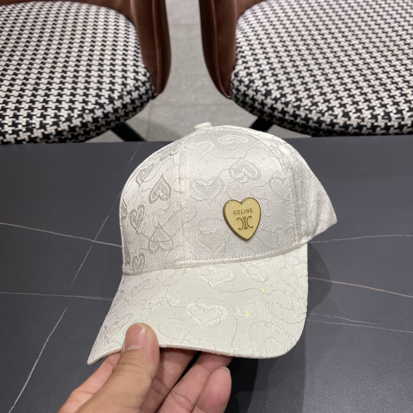 【CELINE赛琳】新款经典休闲潮流款 棒球帽日韩风格，随便搭配都超好看！出门旅游，绝对要入手的一款