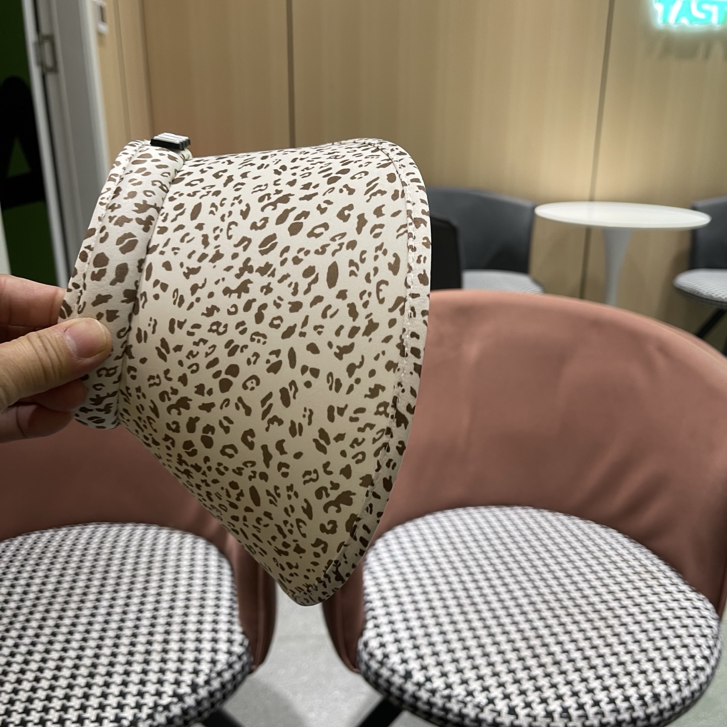 迪奥Dior 豹纹冰丝发箍空顶遮阳帽女夏季大帽檐防晒遮阳帽户外骑车时尚帽子