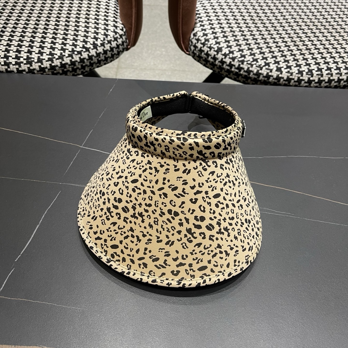 迪奥Dior 豹纹冰丝发箍空顶遮阳帽女夏季大帽檐防晒遮阳帽户外骑车时尚帽子