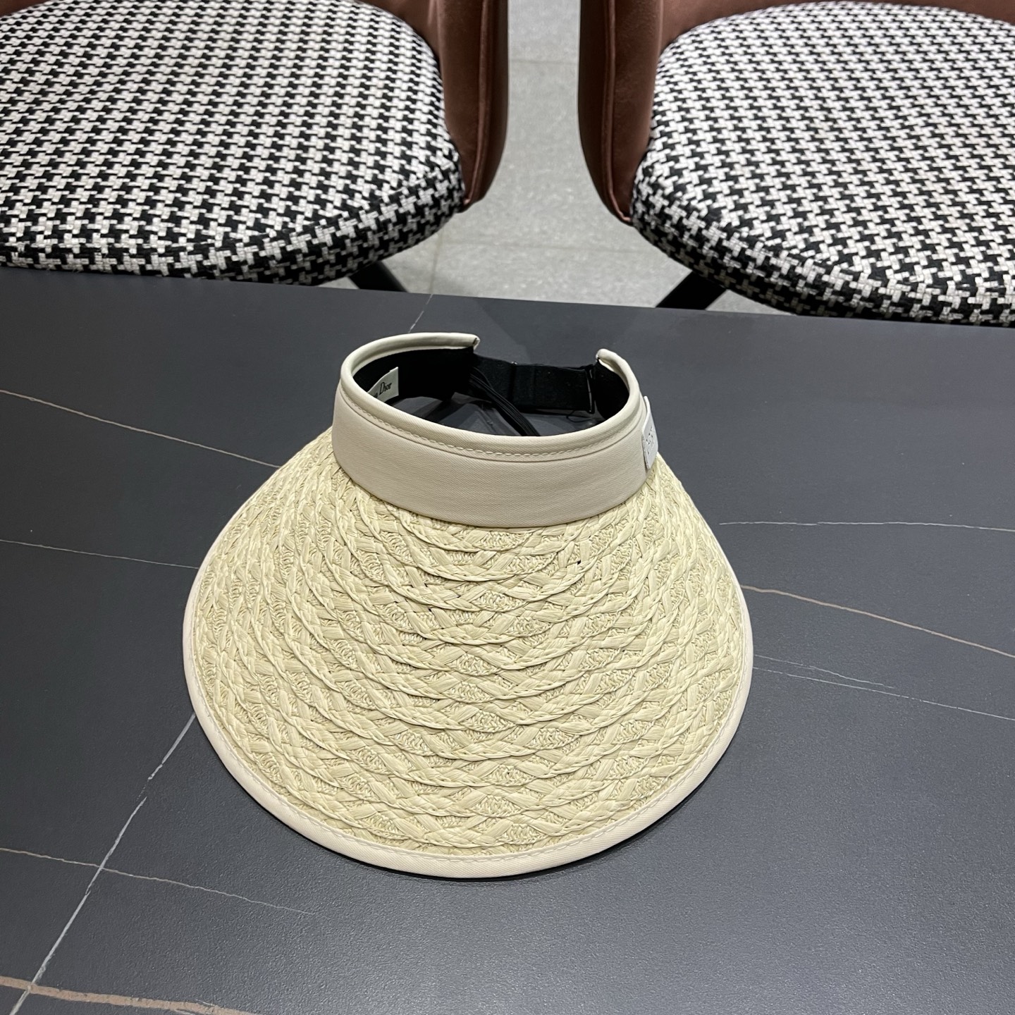 Dior迪奥 夏季户外草编黑胶防紫外线空顶防晒帽女新款大檐百搭透气遮阳帽子